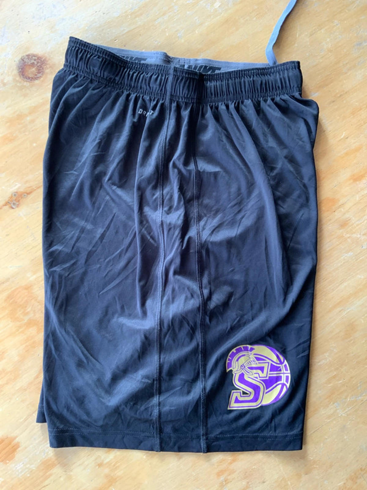 Nike drifit shorts medium