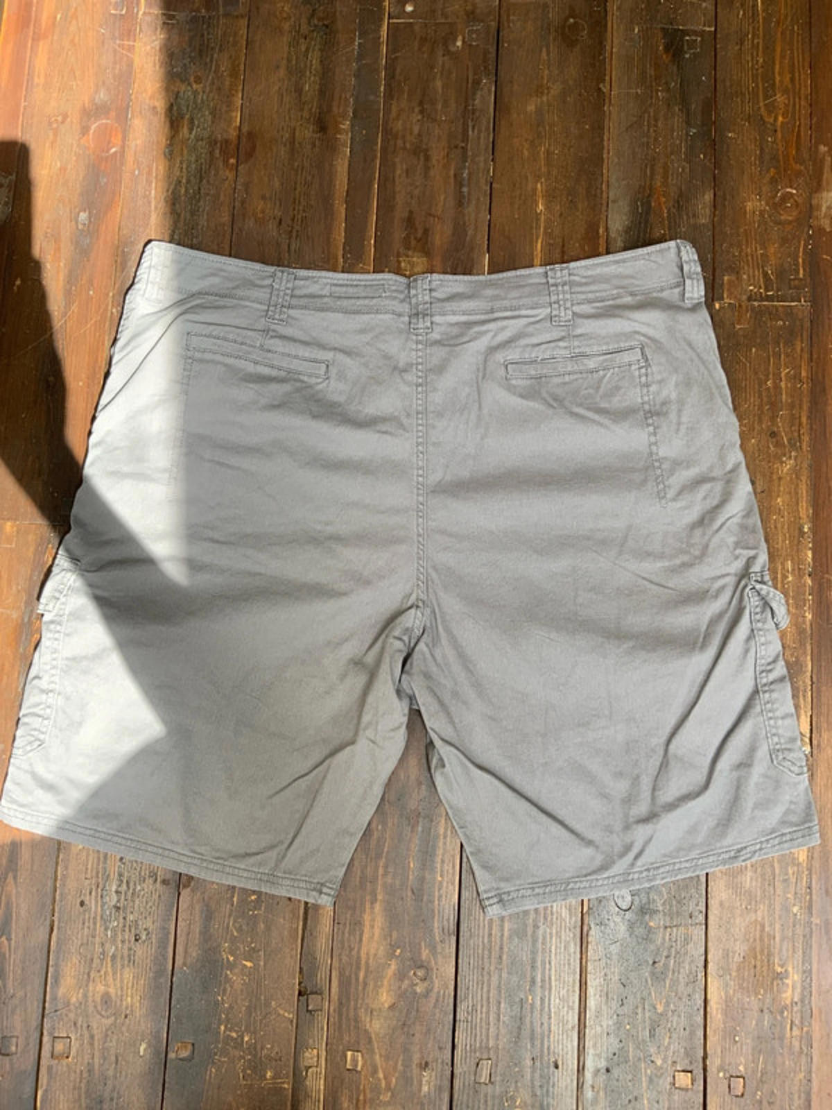 Wrangler cargo shorts 46 waist