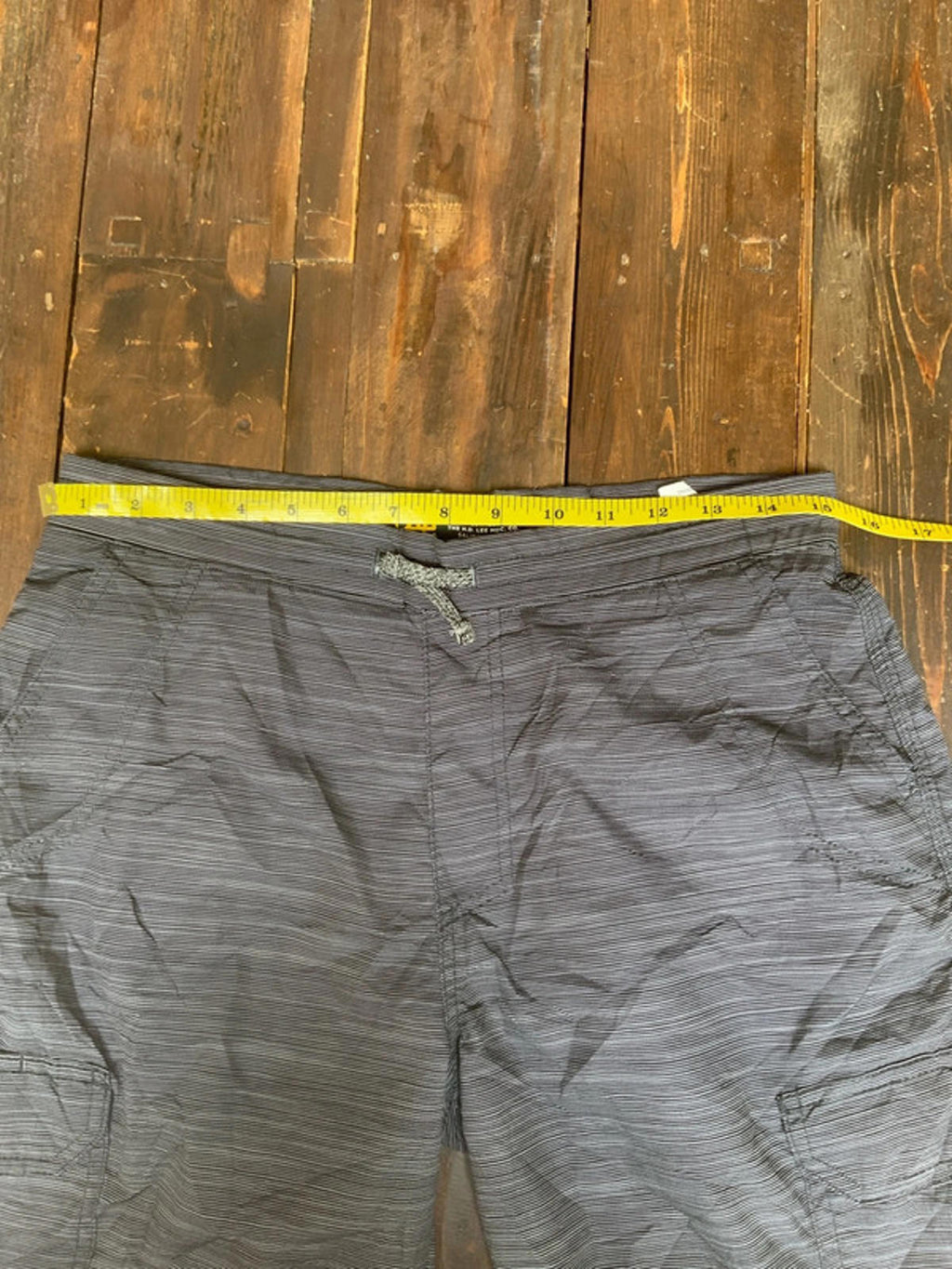 Lee cargo shorts 30 waist small