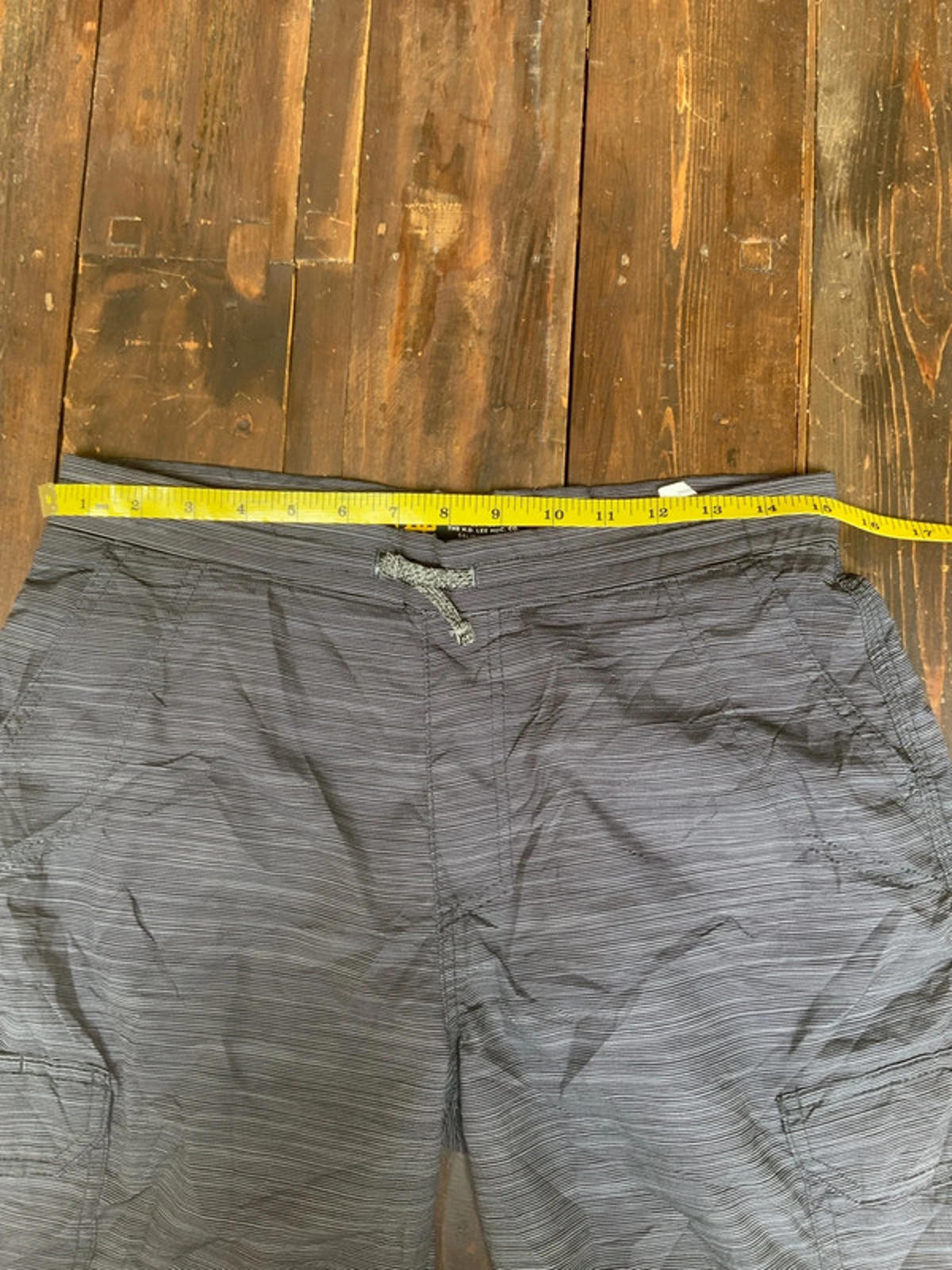 Lee cargo shorts 30 waist small