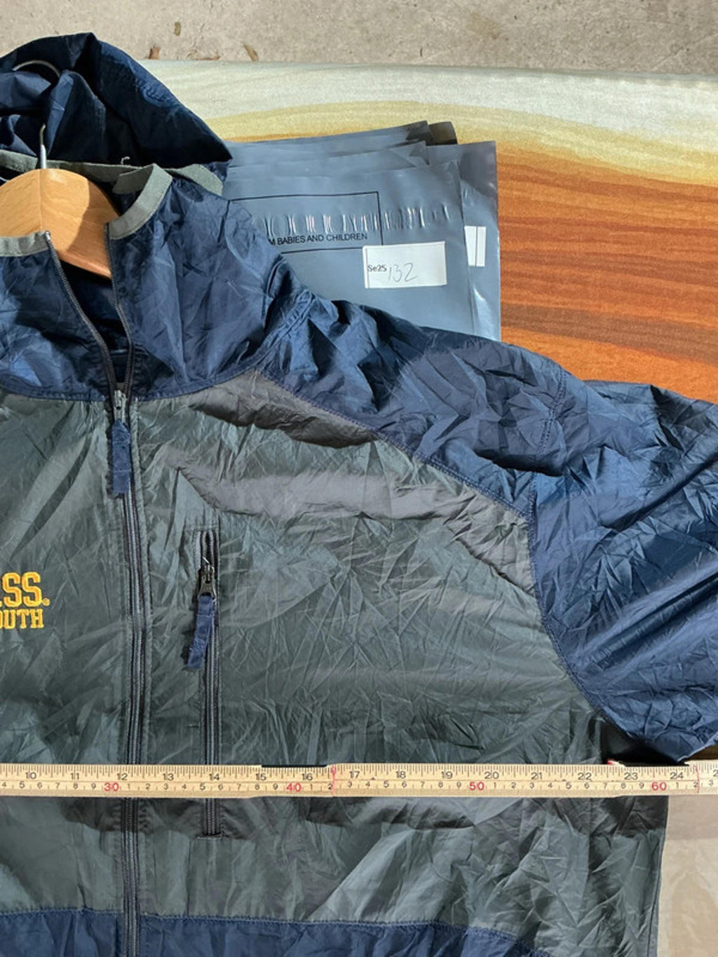 Columbia Sportswear Company UMass Dartmouth Navy Windbreaker Jacket Size L