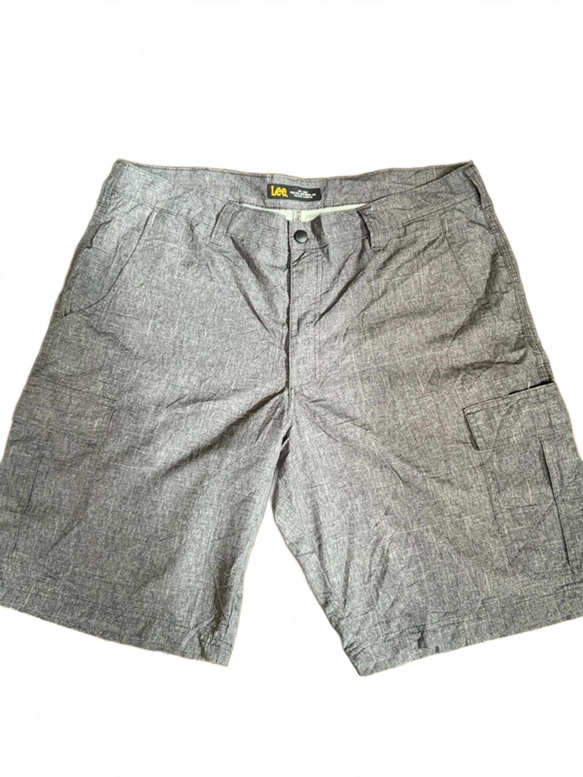Lee cargo shorts 38 waist