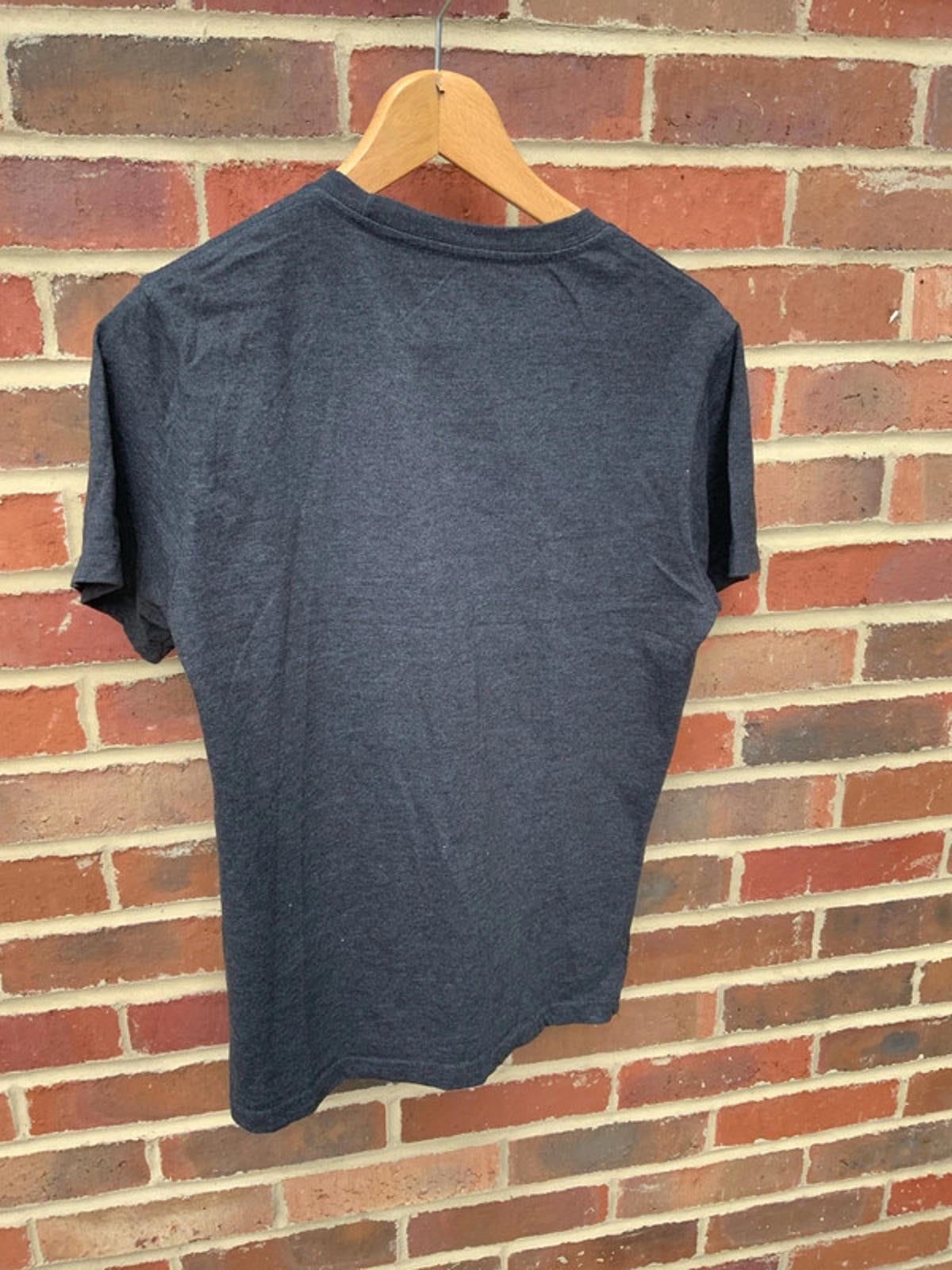 Lee tee small