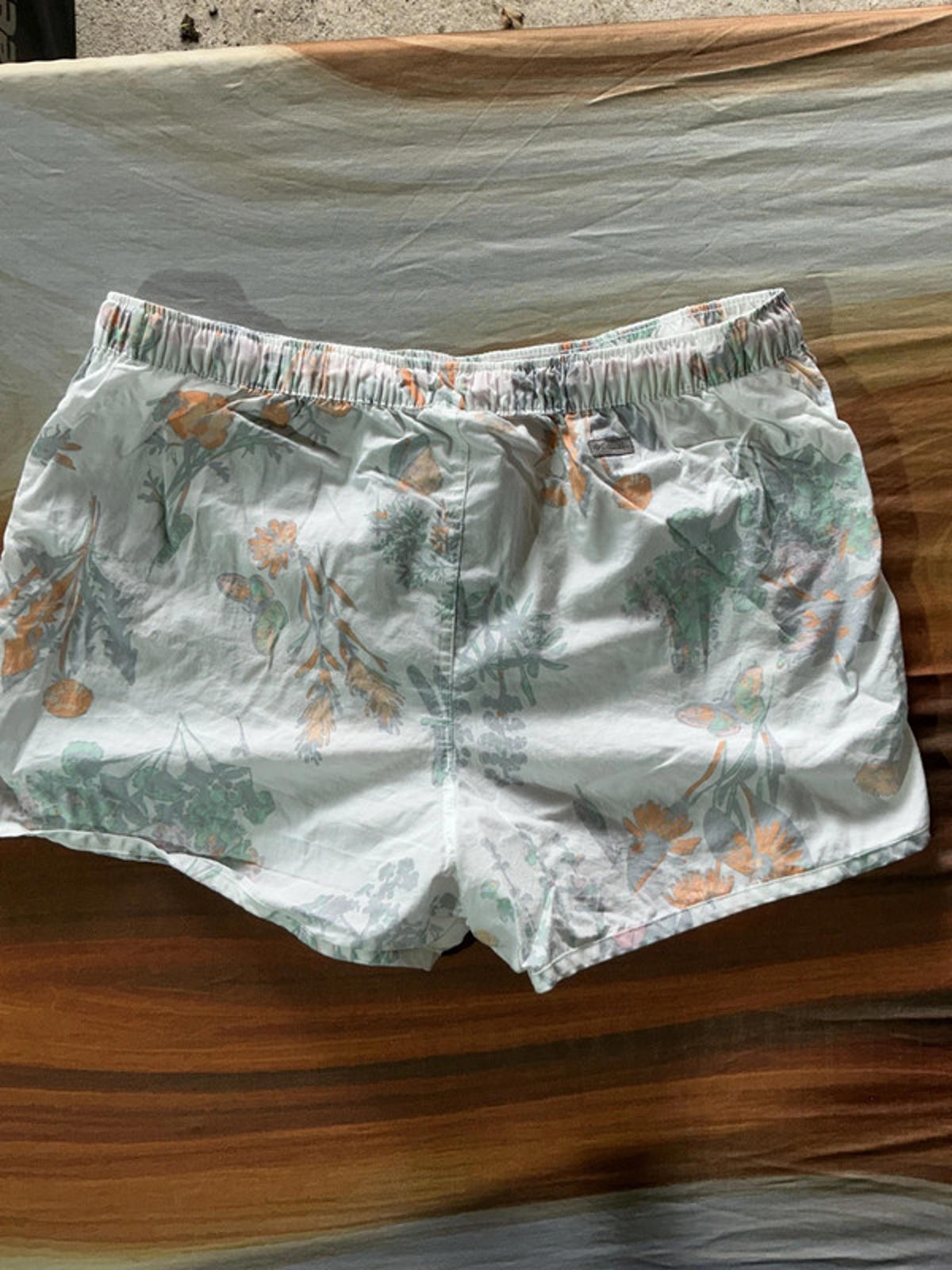 Columbia cotton shorts large