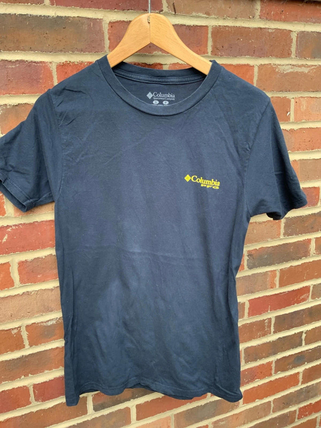 Columbia pfg T-shirt small
