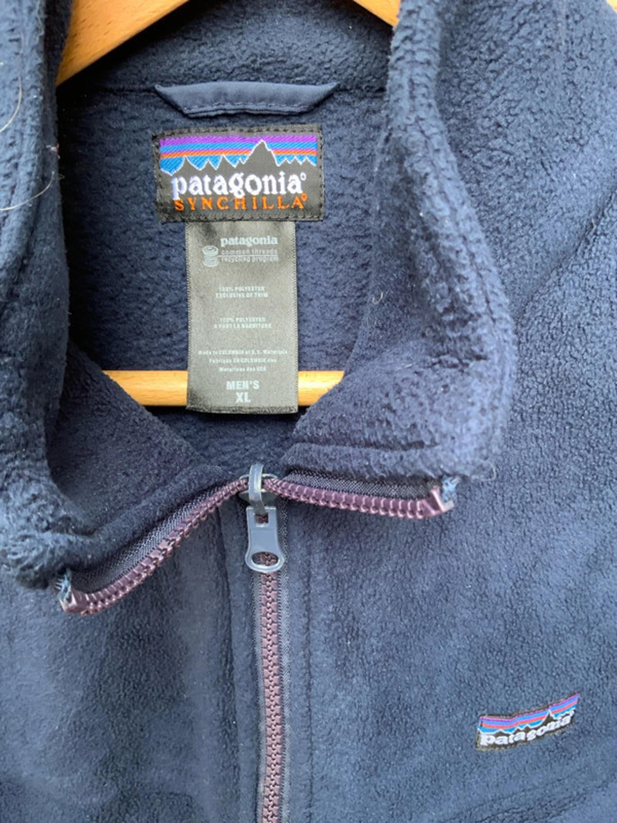 Patagonia Navy Blue Fleece Jacket Size Regular XL Warm Outdoor Casual