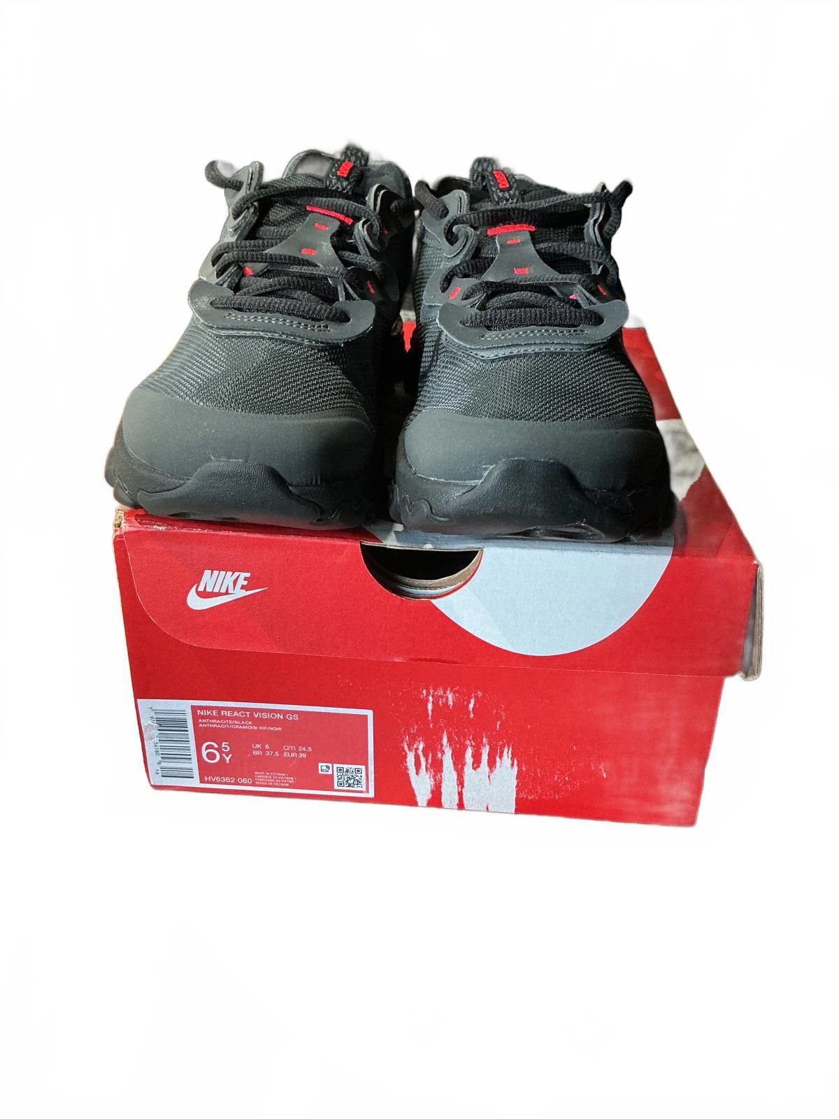 Nike React Vision Men's Trainers Black and Grey