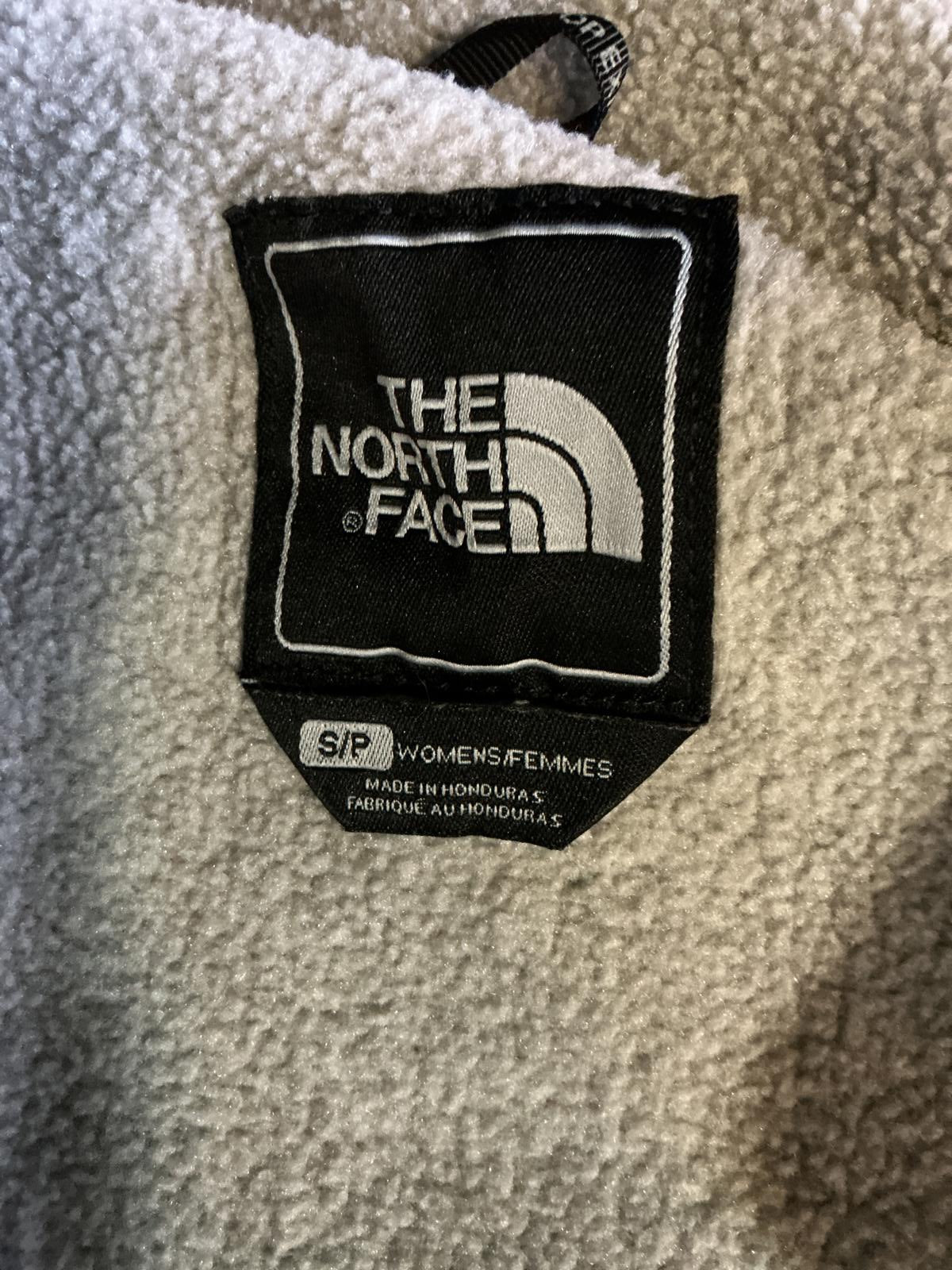 The North Face Ladies Grey Fleece Jacket