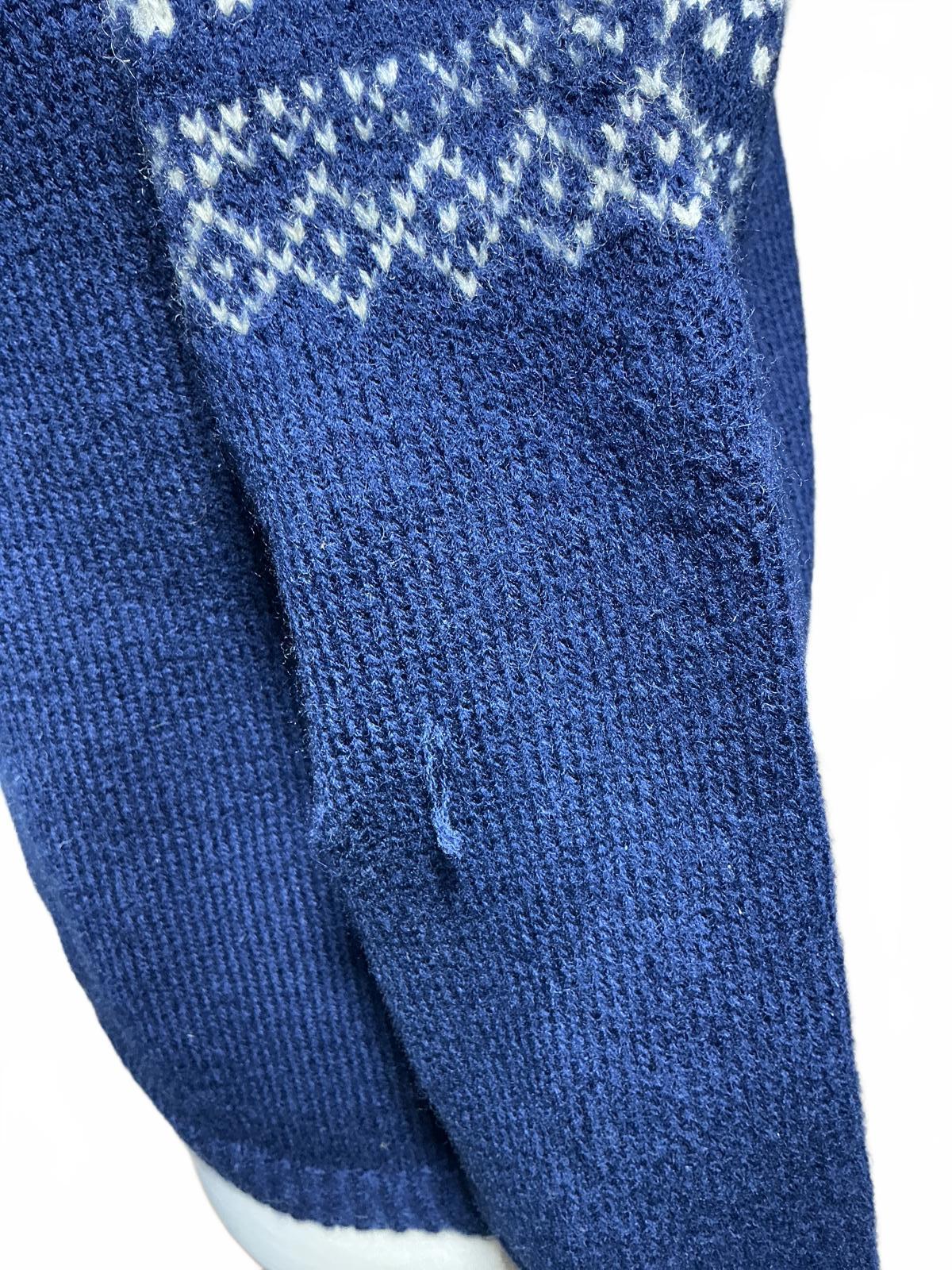 Vintage Men's Blue and White Patterned Icelandic Wool Sweater