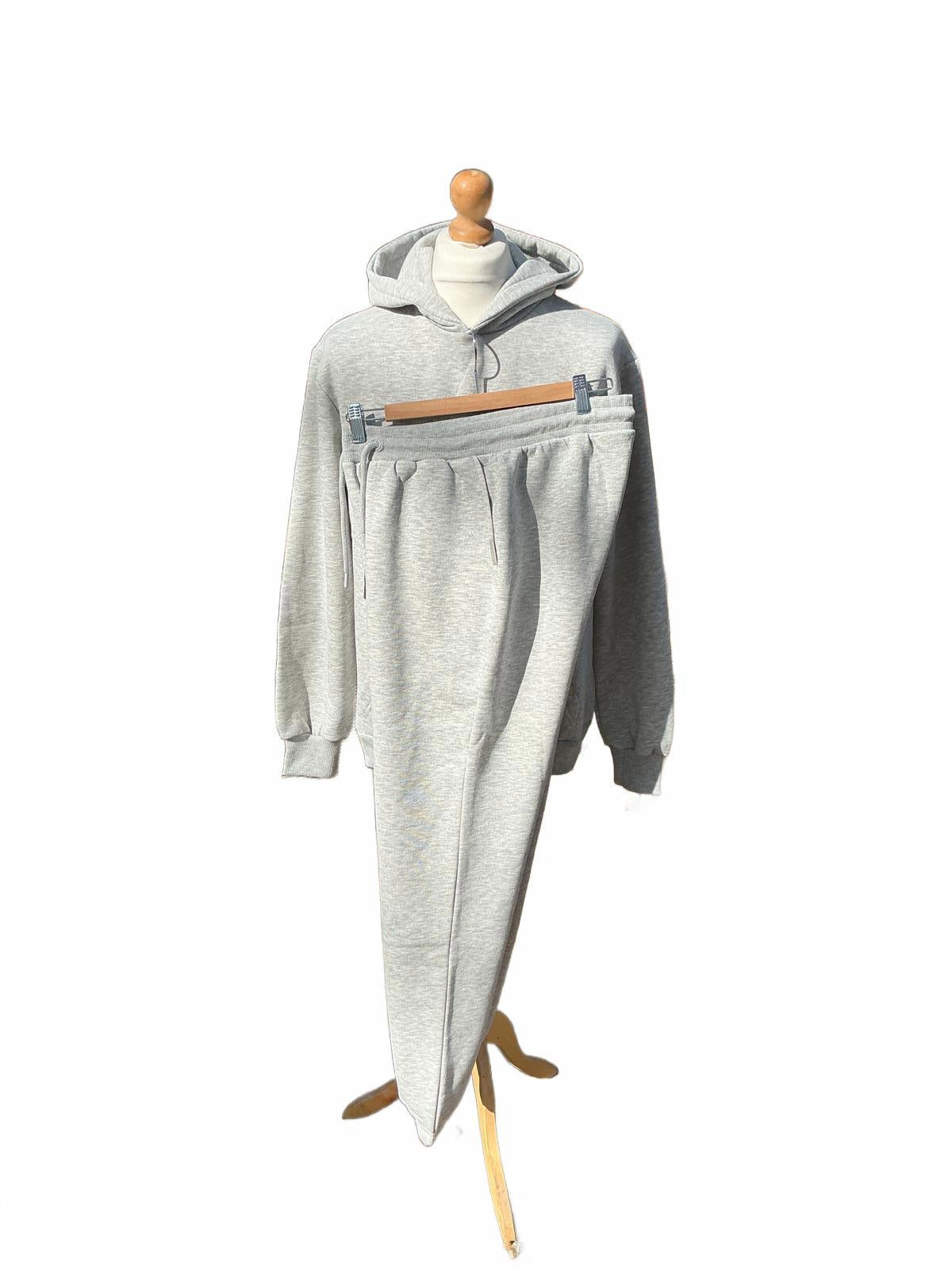 Closure Ldn Regular M Grey Hoodie and Joggers Set Comfortable Casual Loungewear