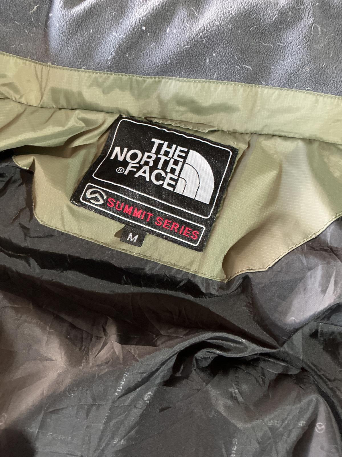 The North Face Men's Insulated Hooded Jacket Green and Black Summit Series