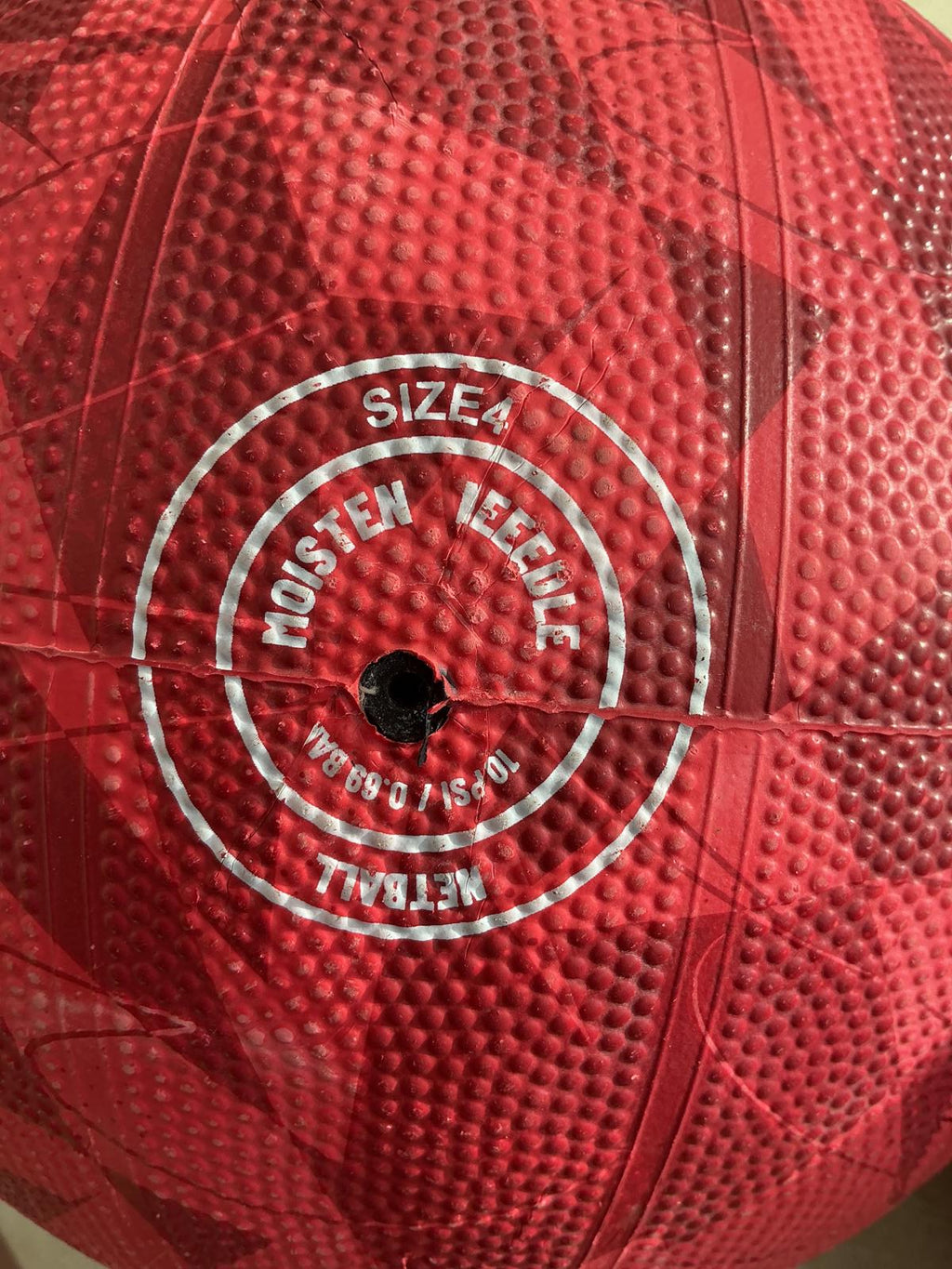 Mitre Attack Netball Size 5 and Oasis size 4