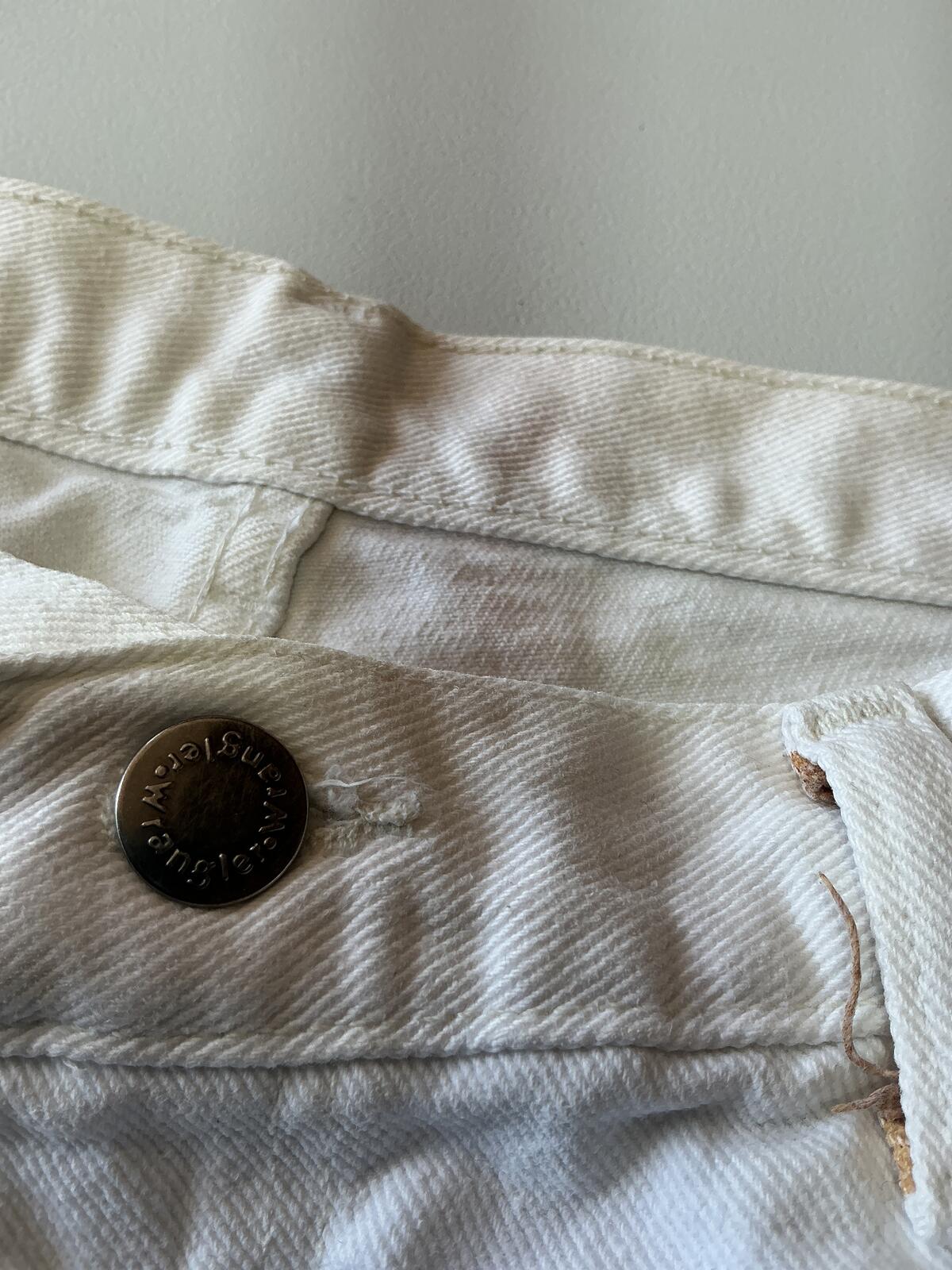 Wrangler White Denim Shorts Classic Fit Size Waist 36 in. Comfortable