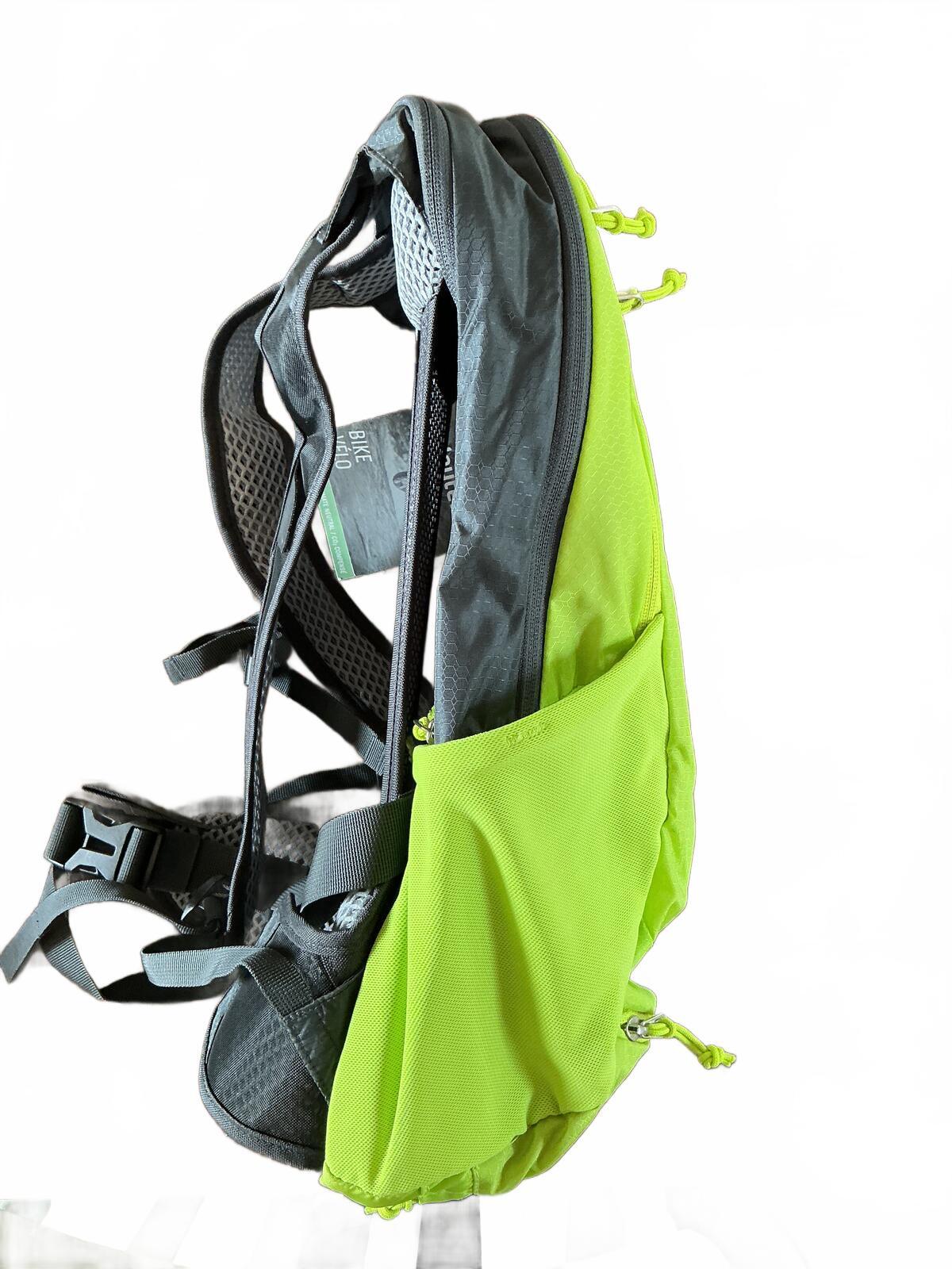Deuter Race Air 14+3 Lightweight Ventilated Cycling Backpack Green