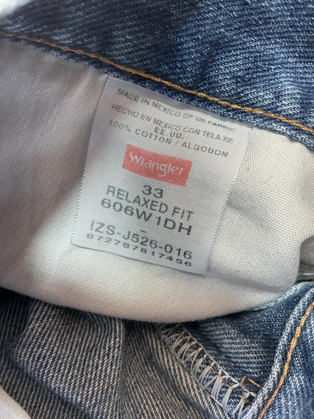 Wrangler Denim Shorts Classic Blue Size Waist 33 in. Comfortable Fit