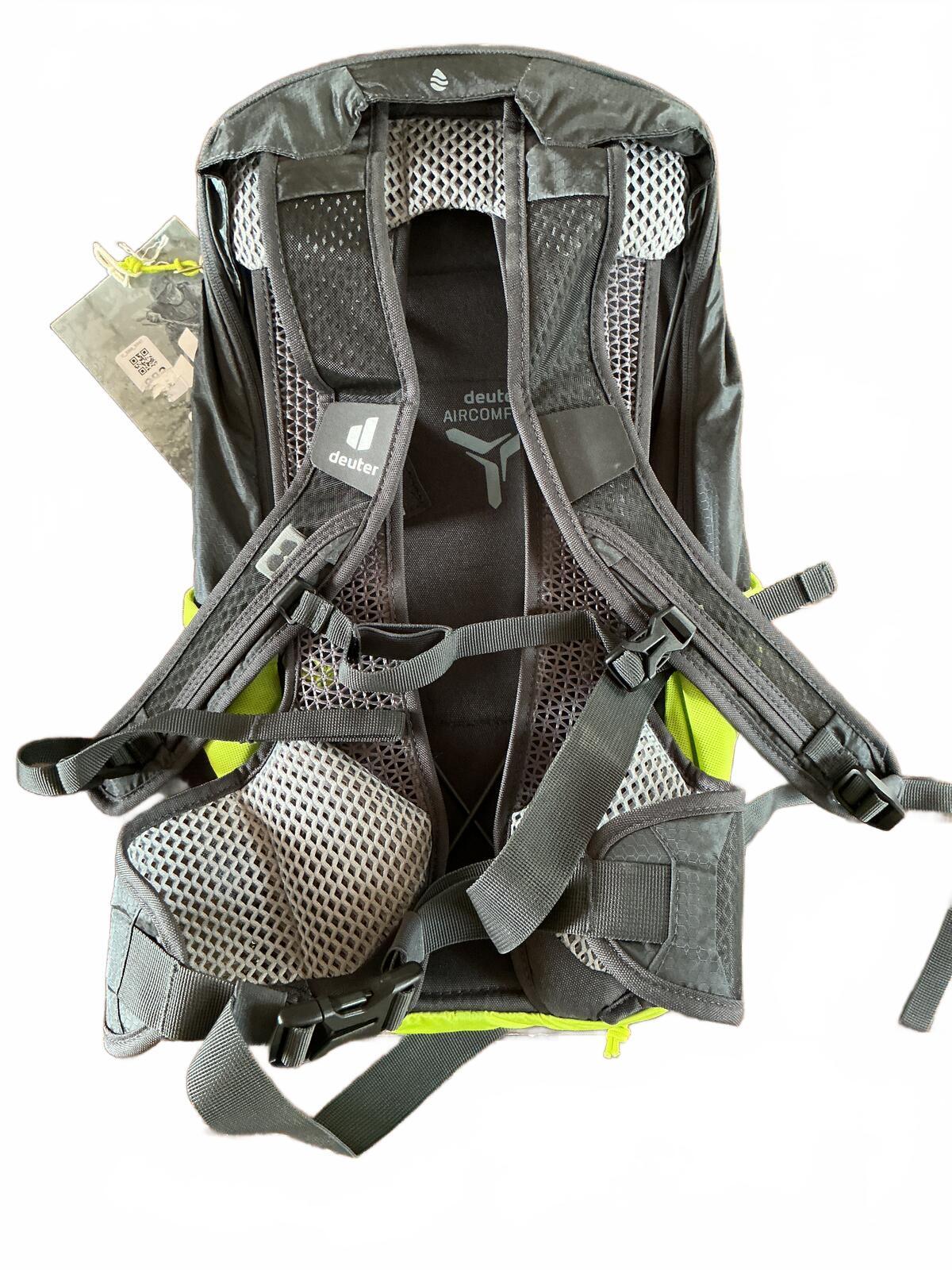 Deuter Race Air 14+3 Lightweight Ventilated Cycling Backpack Green