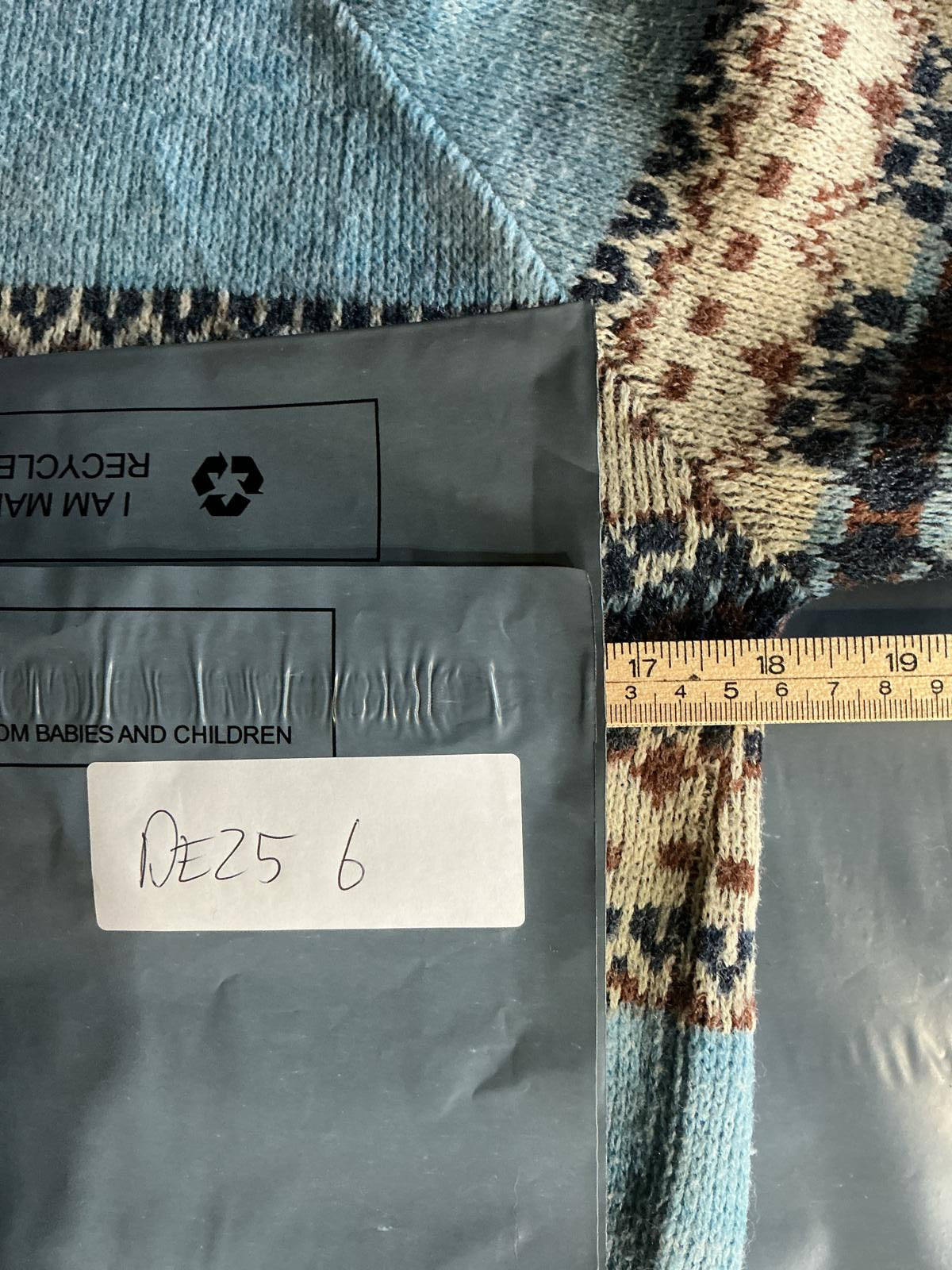 Vintage Light Blue Men's Crew Neck Sweater with Patterned Band