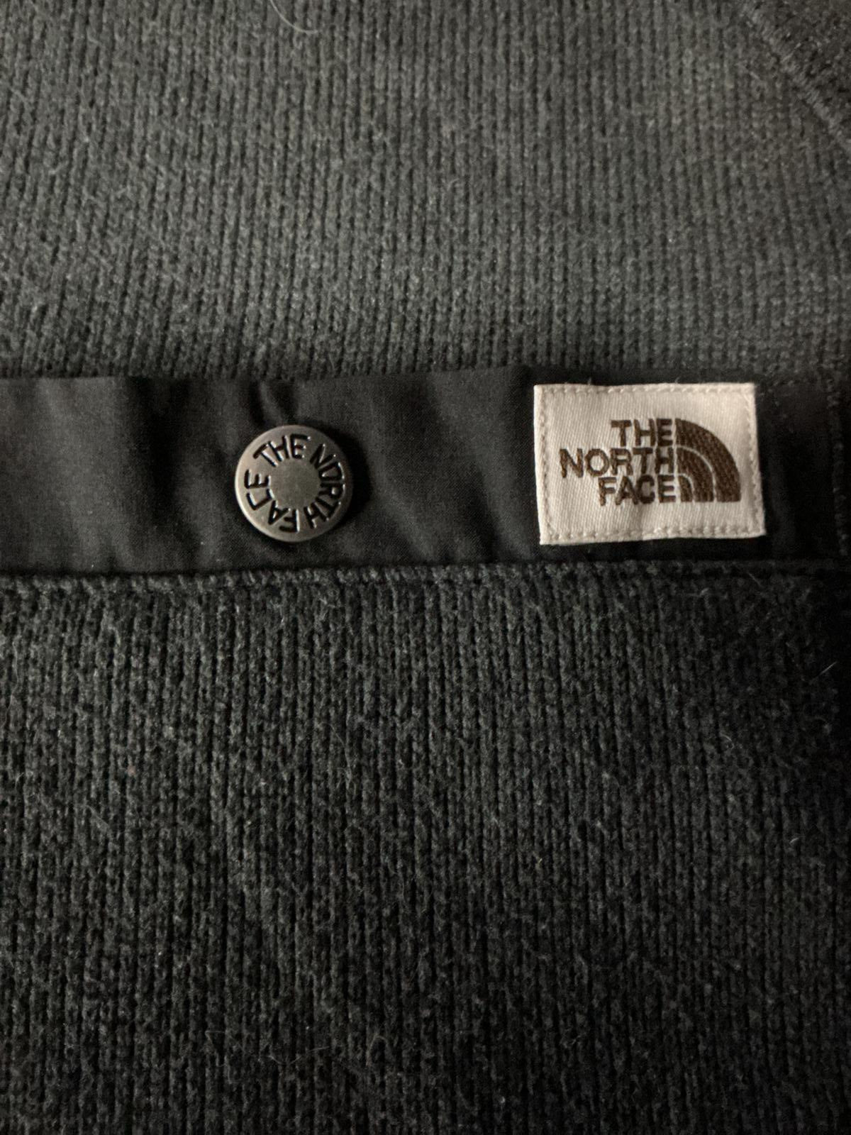 The North Face Men's Grey Fleece Jacket Half Zip