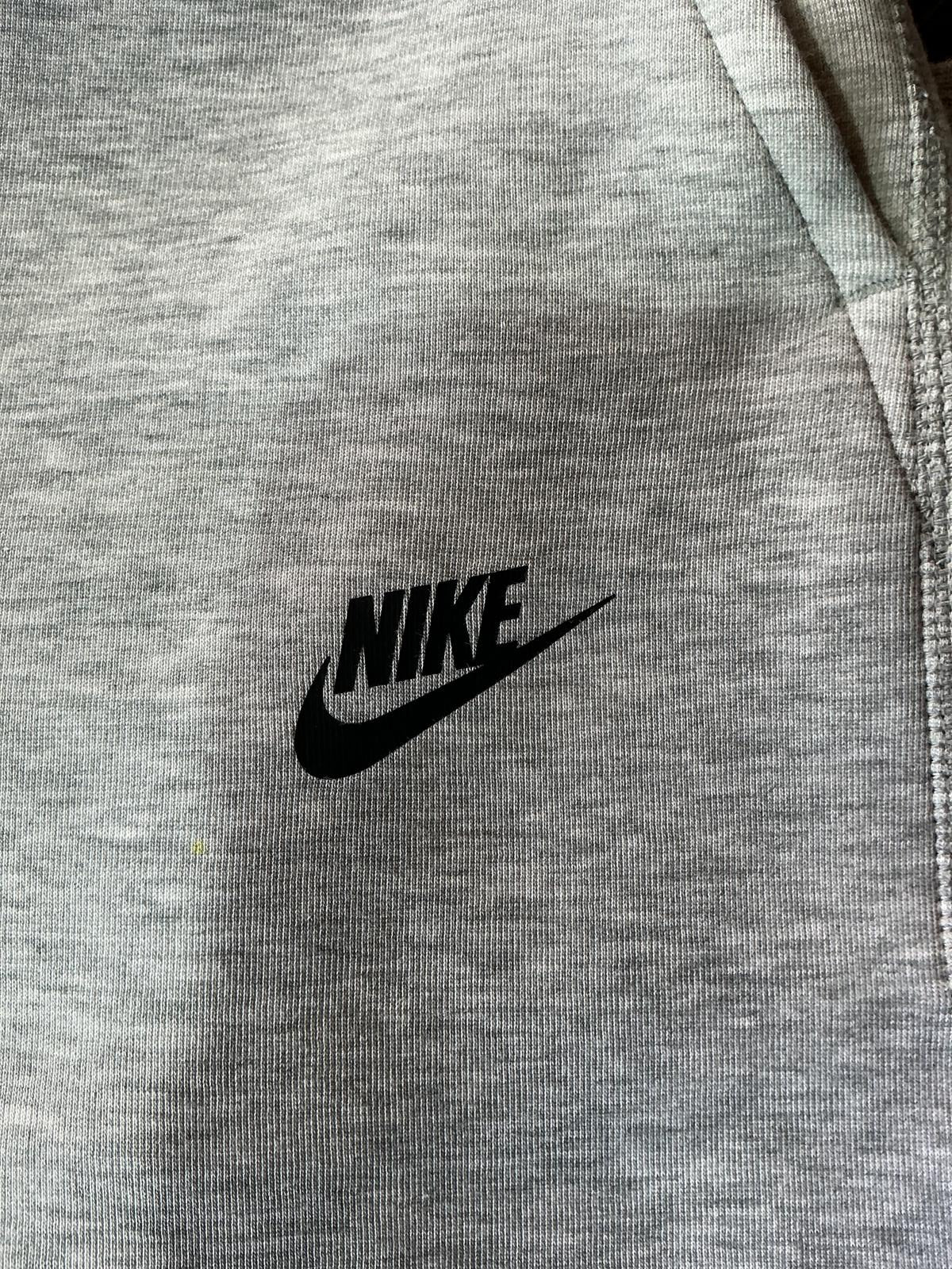 Nike Tech Grey Joggers Sweatpants with Zipper Pockets Size Regular M