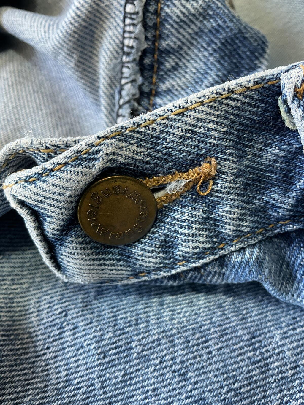 Wrangler Classic Blue Denim Jeans Size Waist 32in. Comfortable Fit