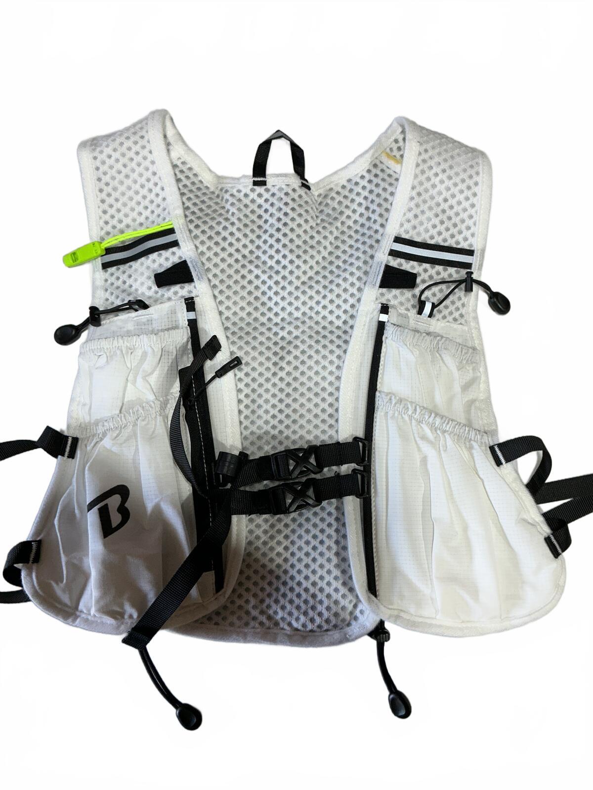 BECOJADDE Hydration Running Vest Backpack with Bladder One Size