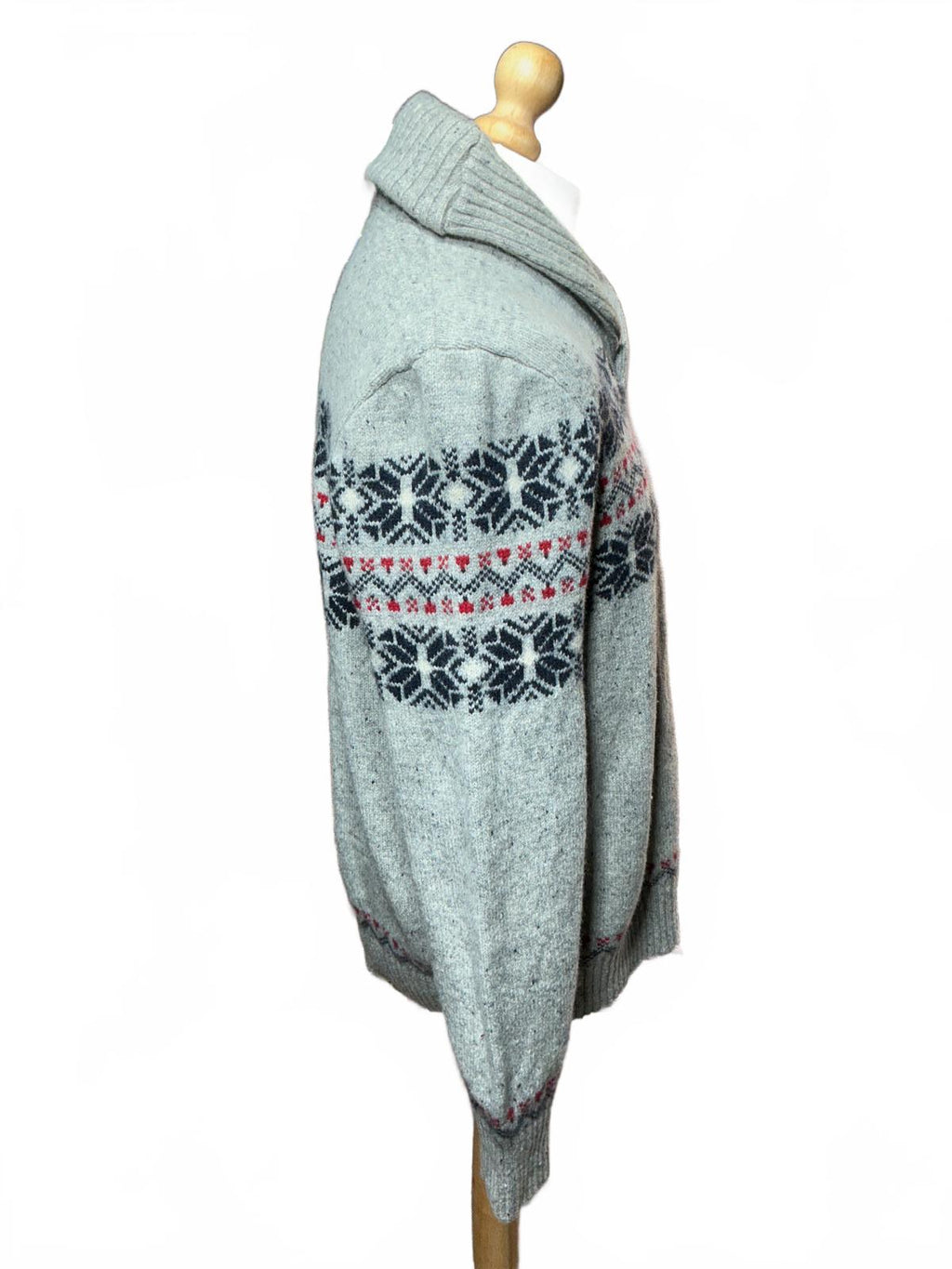 Men's Grey Knit Sweater with Snowflake Pattern and Shawl Collar