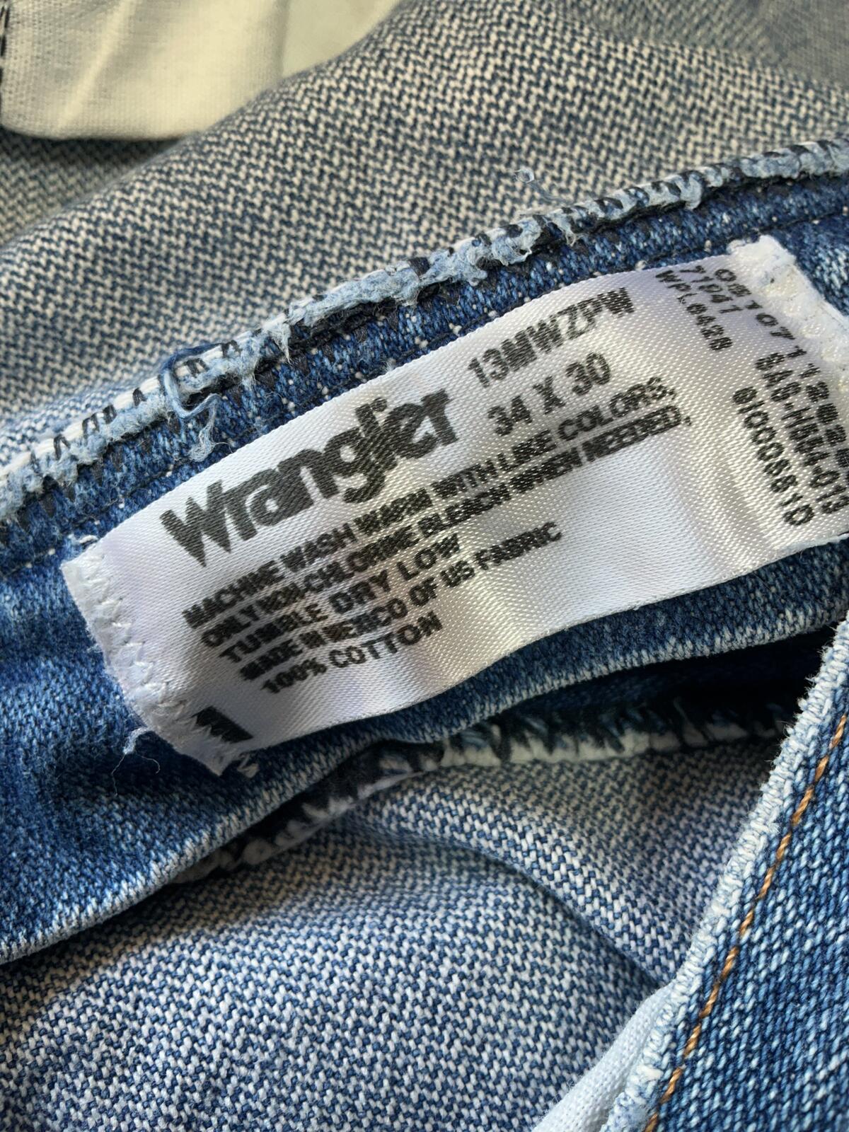 Vintage Wrangler Classic Blue Denim Shorts Size 34 Comfortable Fit