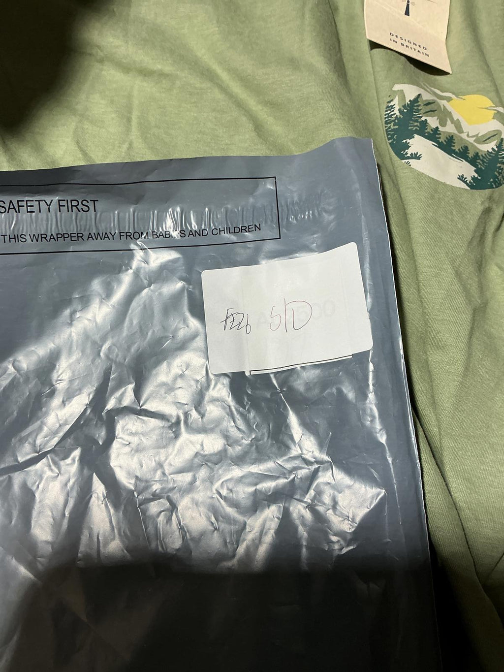 Saltwell Keep Exploring T-Shirt Size Small