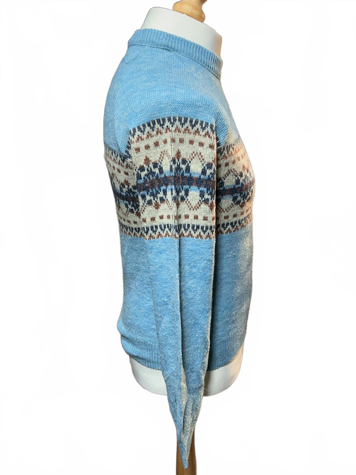 Vintage Light Blue Men's Crew Neck Sweater with Patterned Band