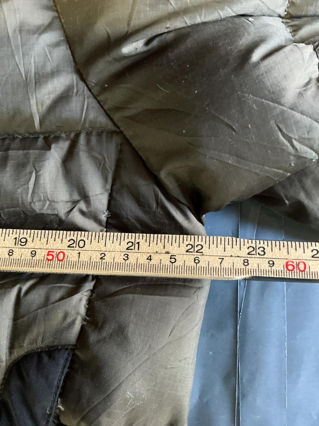 Mountain Hardwear Men's Puffer Jacket Olive and Black