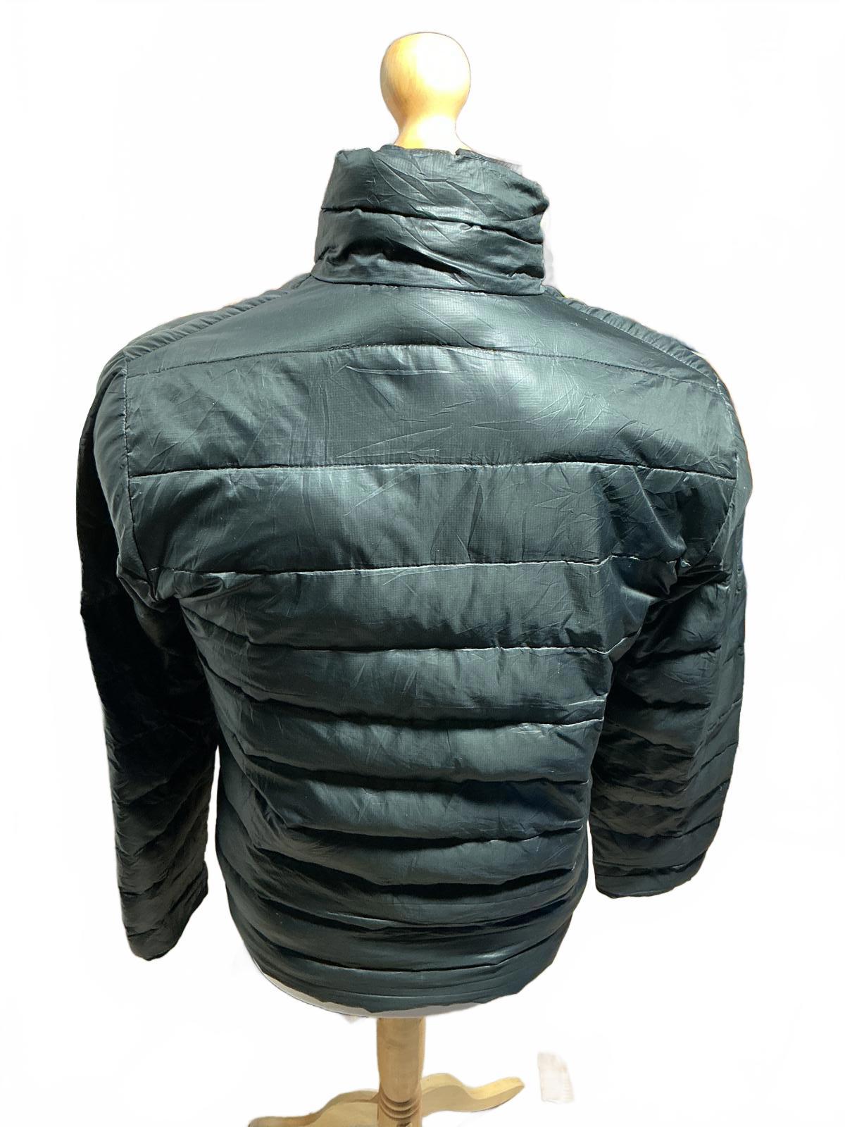 Nike ACG Men's Black Puffer Jacket Size Regular M Warm Lightweight