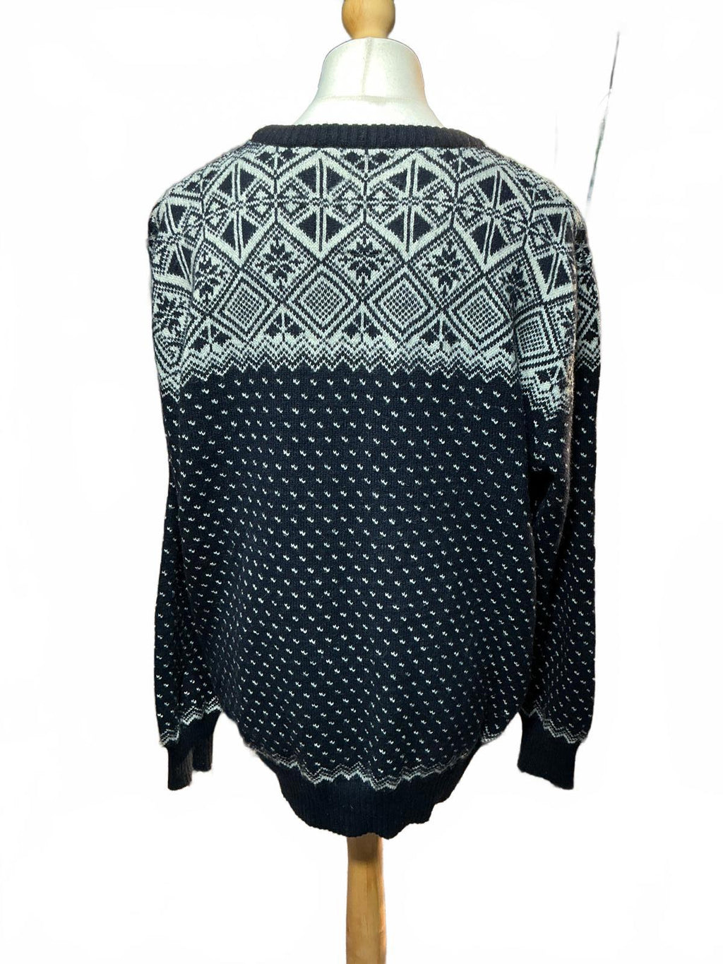 Men's Navy and White Patterned Crew Neck Sweater
