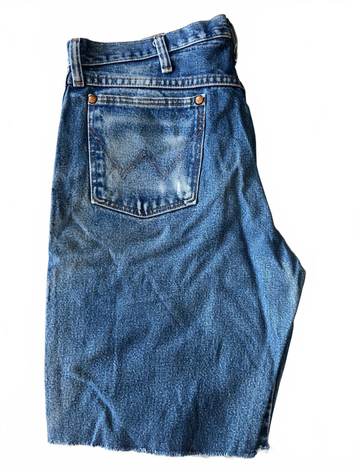 Vintage Wrangler Classic Blue Denim Shorts Size 34 Comfortable Fit