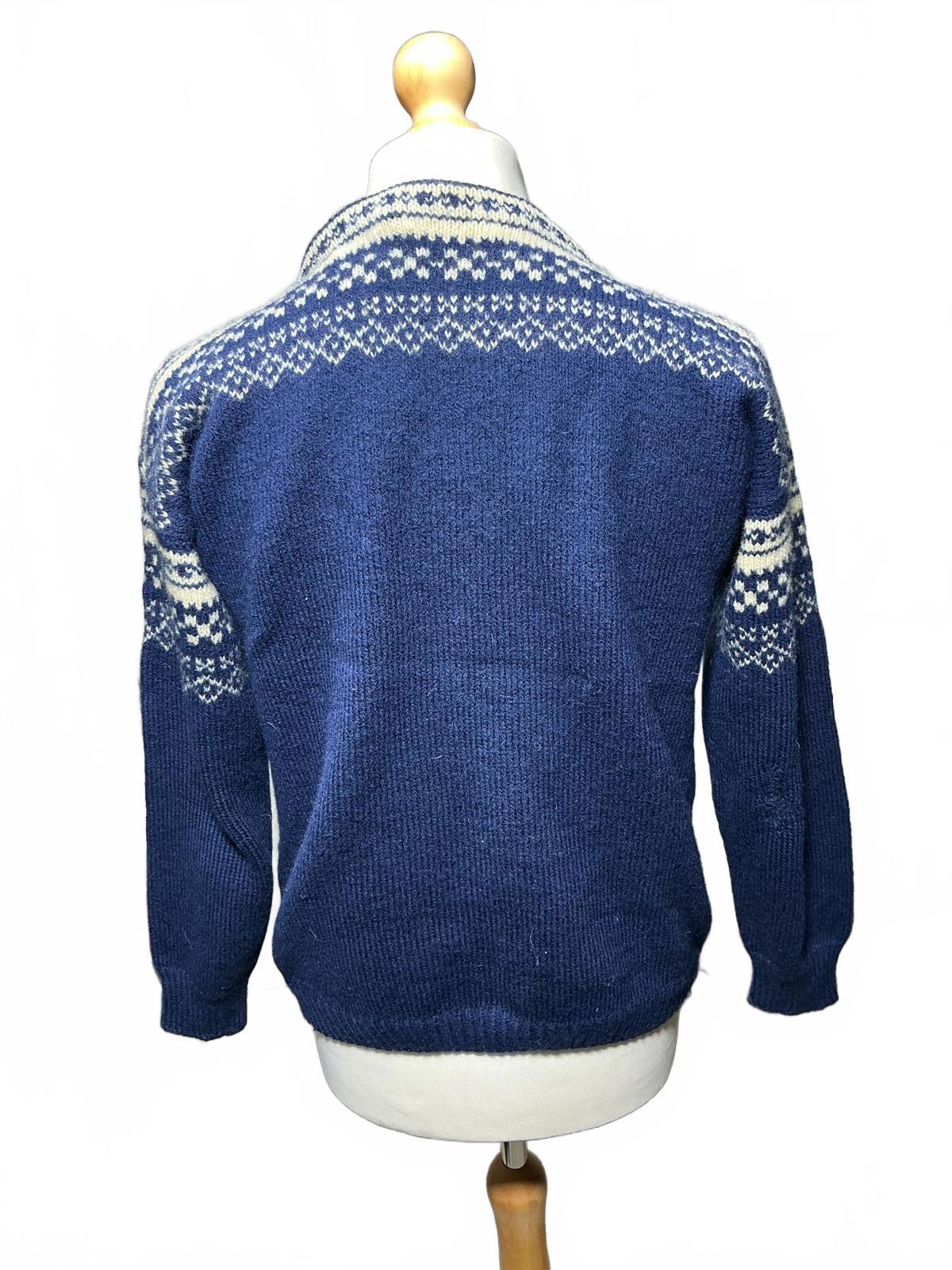 Vintage Men's Blue and White Patterned Icelandic Wool Sweater