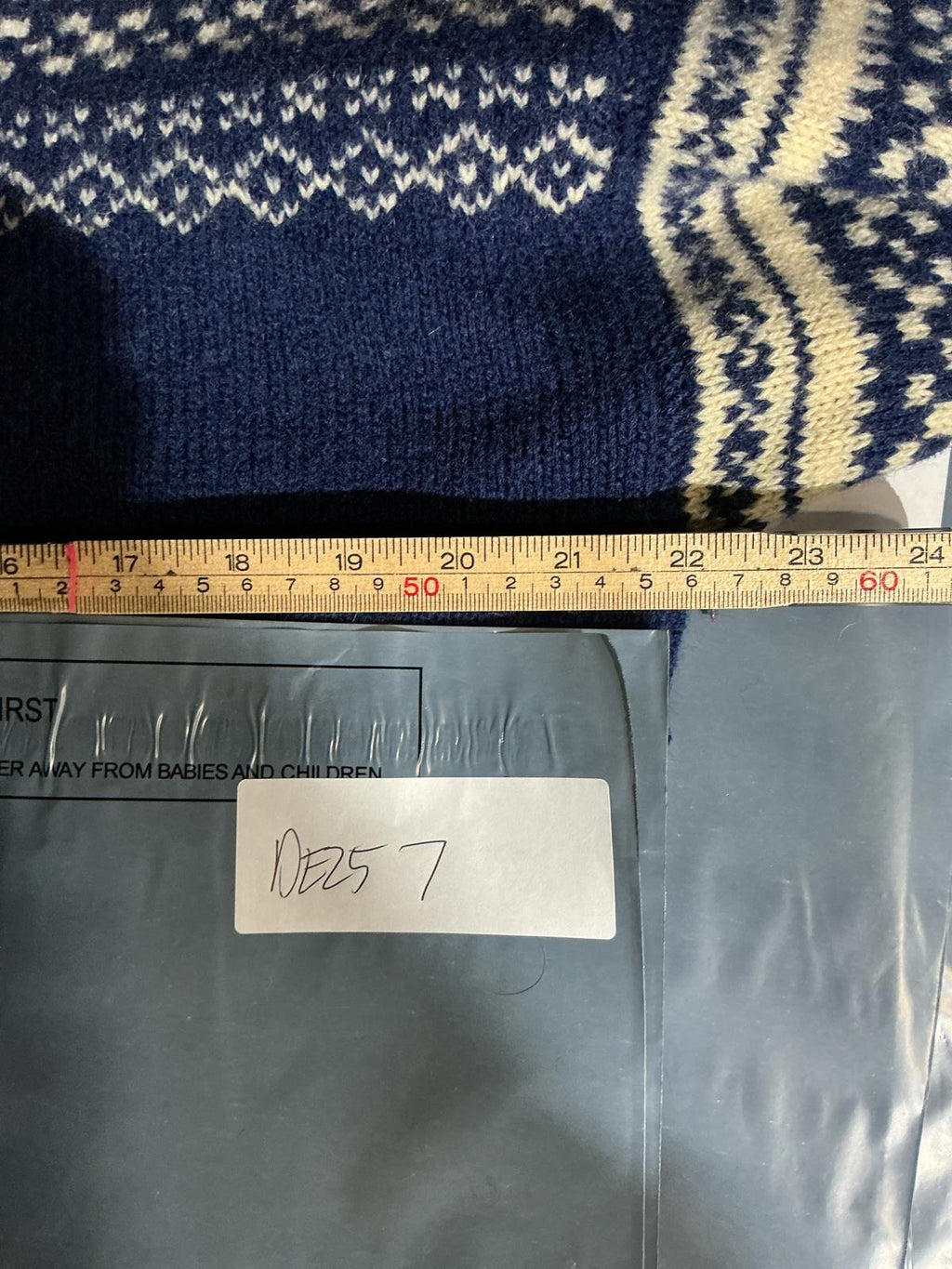 Vintage Men's Blue and White Patterned Icelandic Wool Sweater