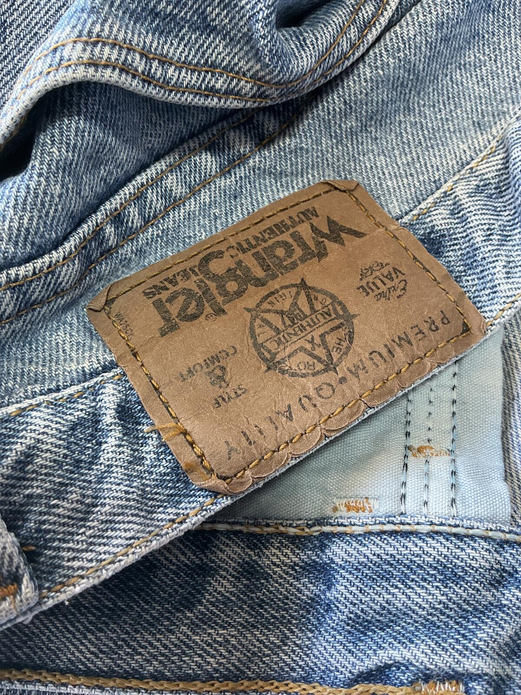 Wrangler Classic Blue Denim Jeans Size Waist 32in. Comfortable Fit