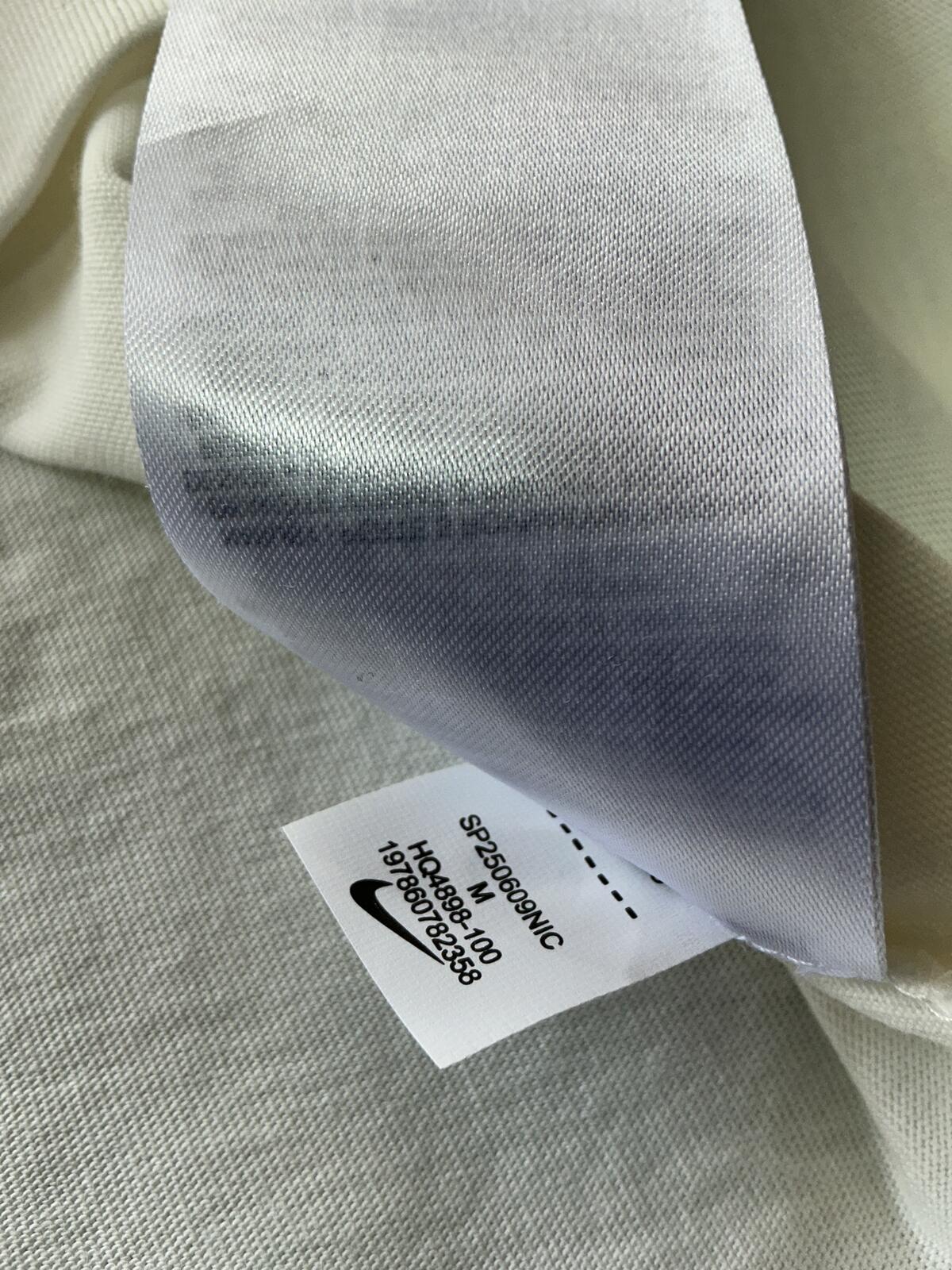 Nike Air Max White T-Shirt Size Regular M Casual Comfortable Fit