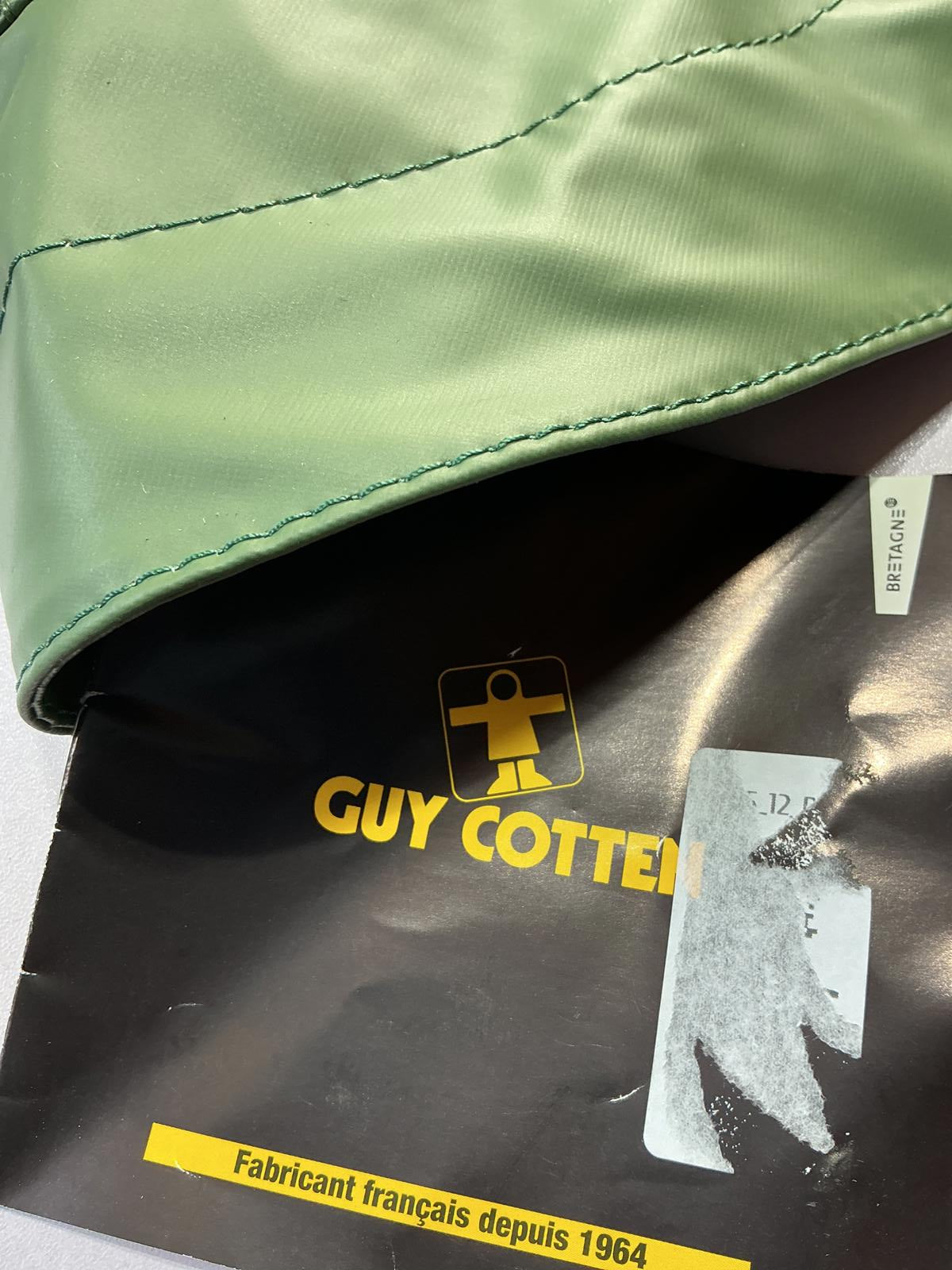 Guy Cotten Green Waterproof Bucket Hat with Chin Strap Size Large