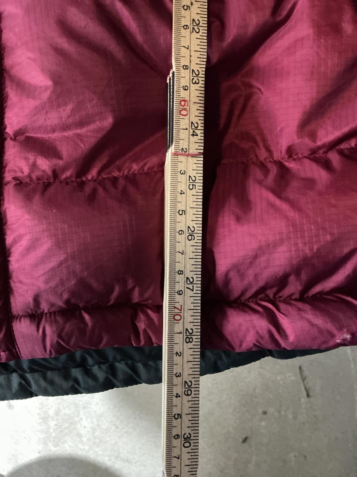 Mountain Hardwear Men's Down Insulated Puffer Jacket Burgundy and Grey Hooded