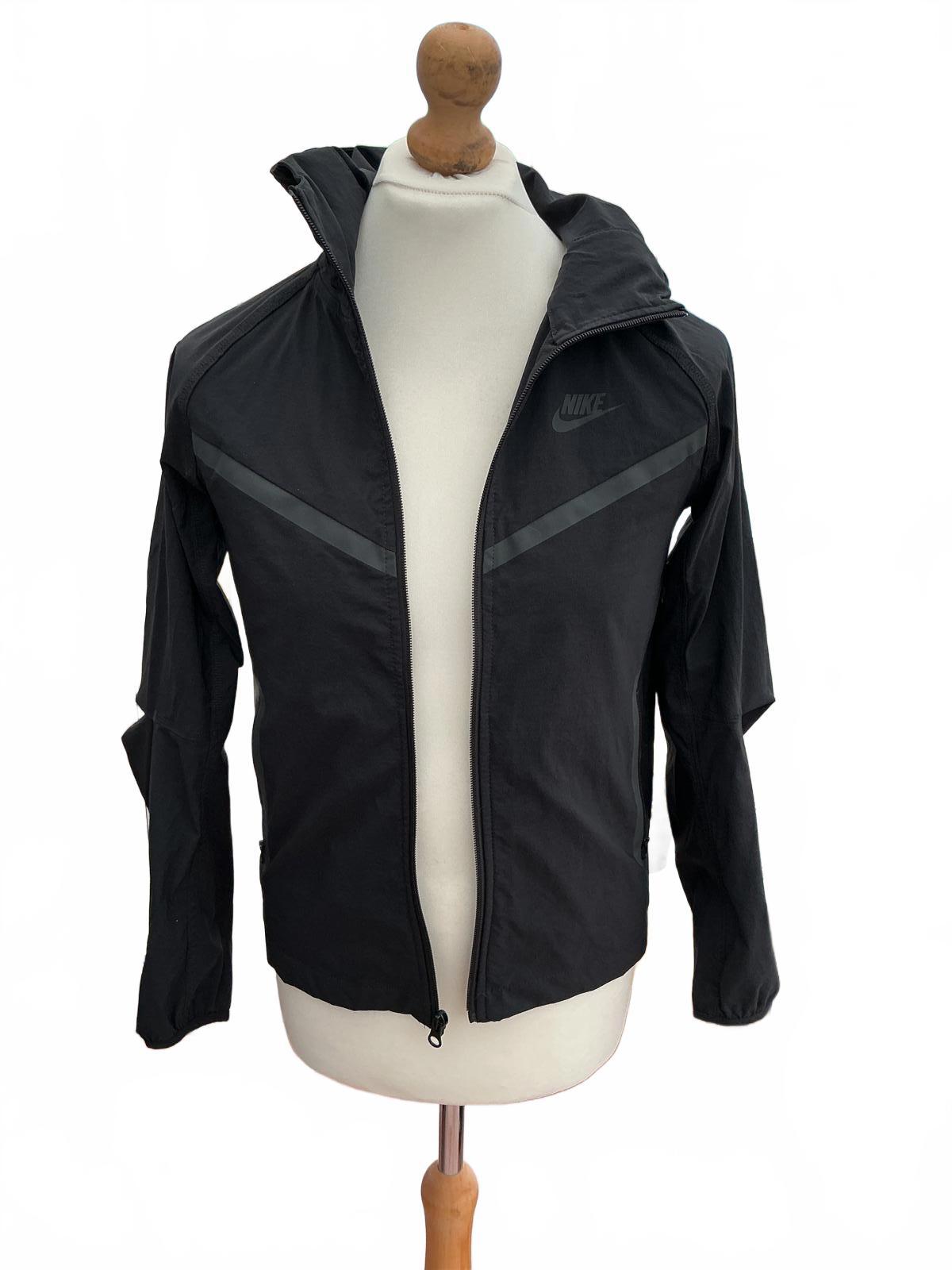 Nike Tech Older Kids' (Boys') Woven Jacket Large