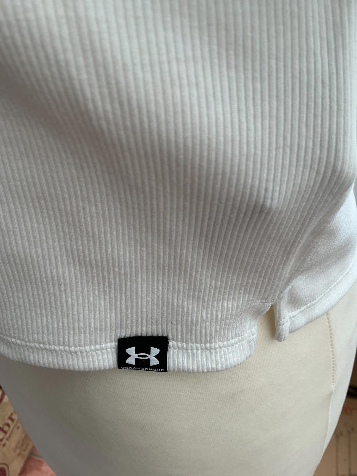 *New* Under Armour White Bib Short Sleeve Crop Top Size Xl