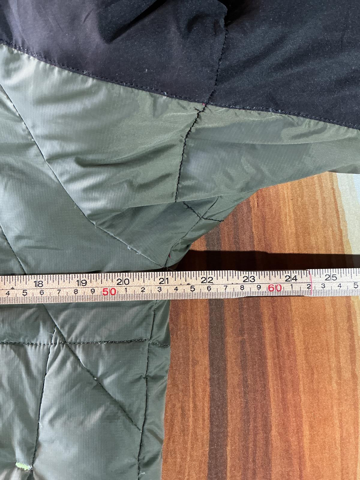 The North Face Men's Insulated Hooded Jacket Green and Black Summit Series