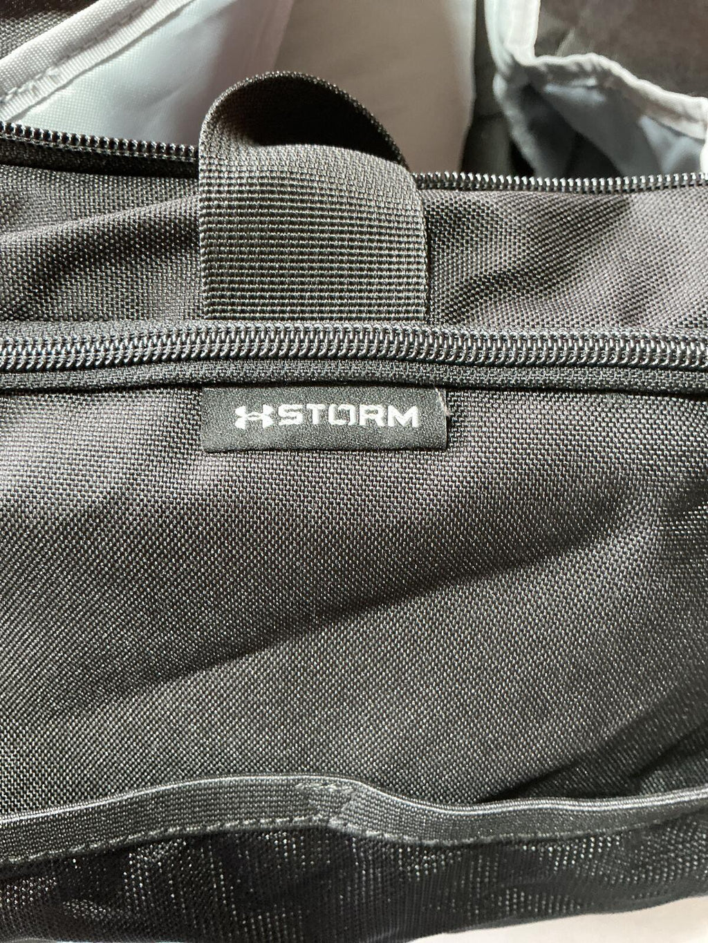 Under Armour Large Black Sports Gym Travel Duffle Bag with Shoulder Strap