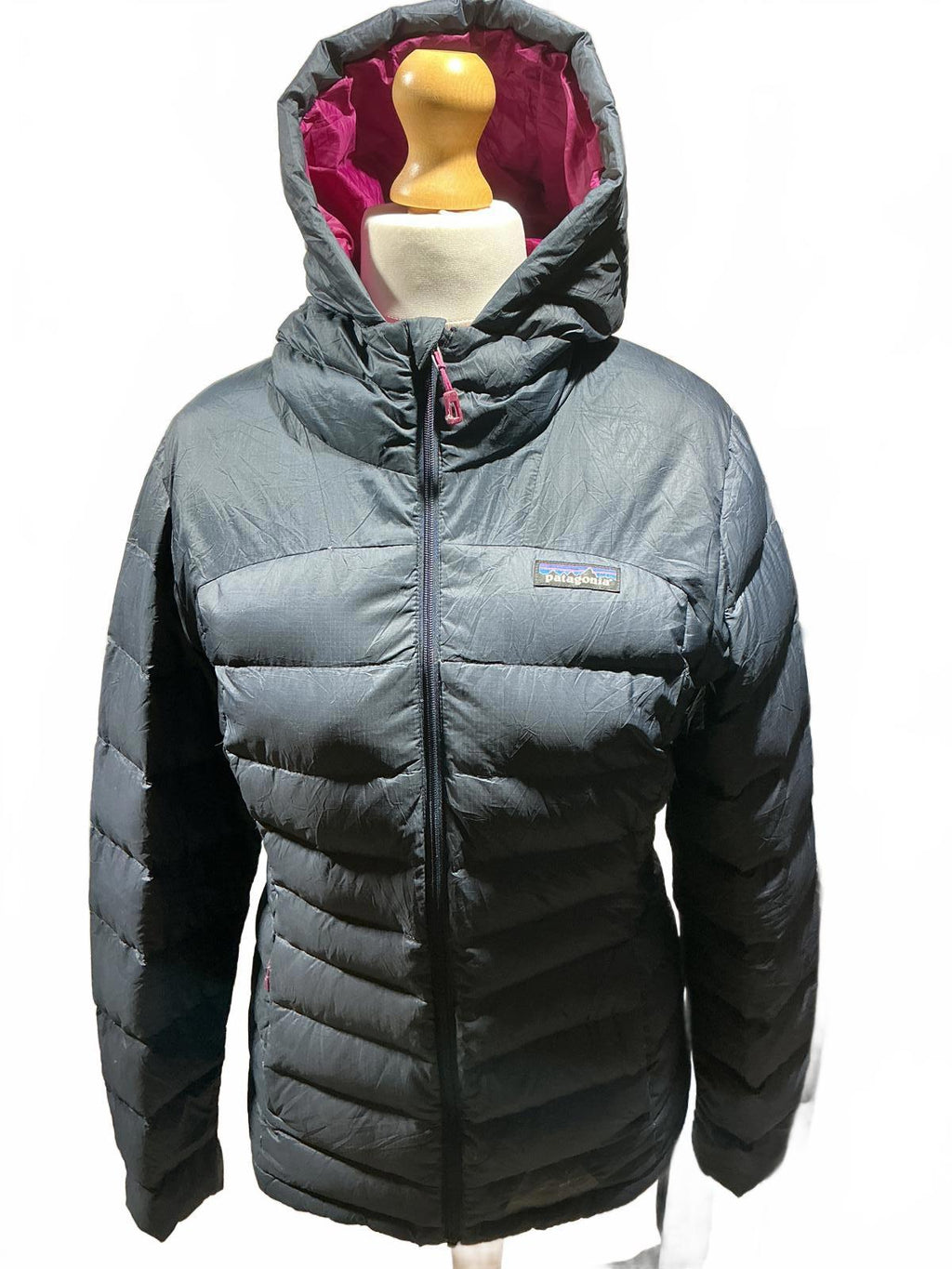 Patagonia Women's Black Hooded Puffer Jacket Size Regular Small Warm Winter Coat