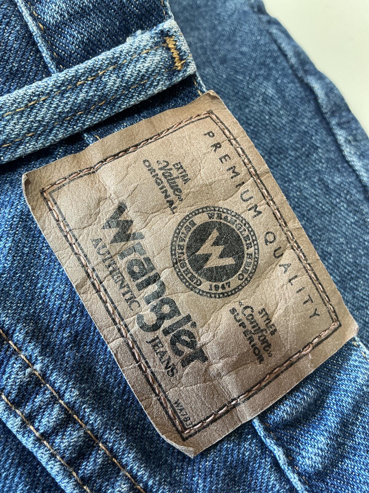 Wrangler Classic Blue Denim Shorts Size Waist 36in. Comfortable Fit