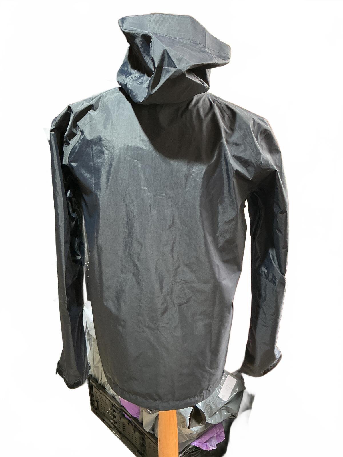 Patagonia Torrentshell 3L Waterproof Jacket — Black — Small