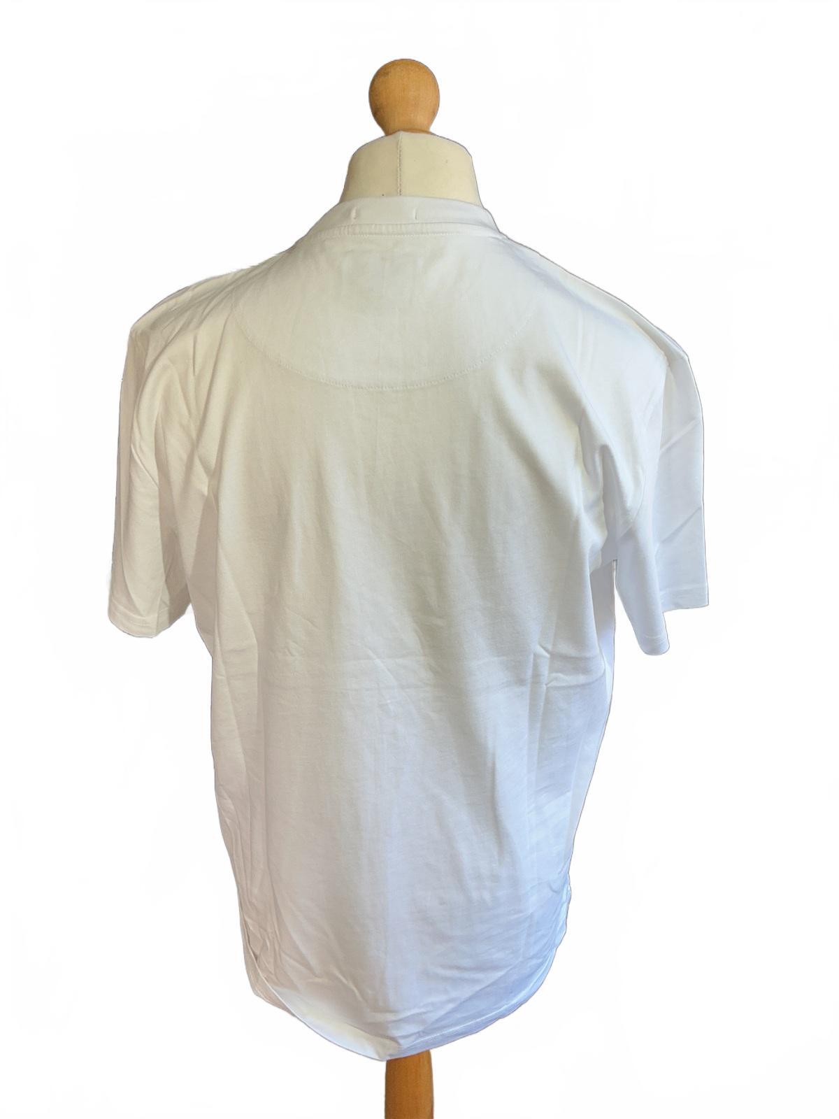 Weekend Offender White T-Shirt Size L Graphic Print Casual Wear