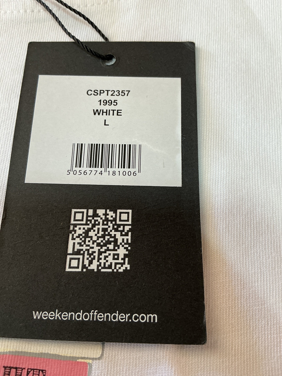 Weekend Offender White T-Shirt Size L Graphic Print Casual Wear