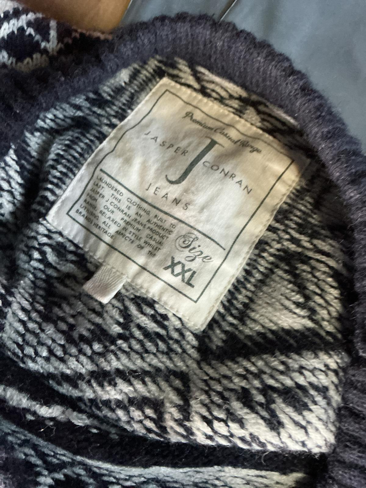Men's Navy and White Patterned Crew Neck Sweater