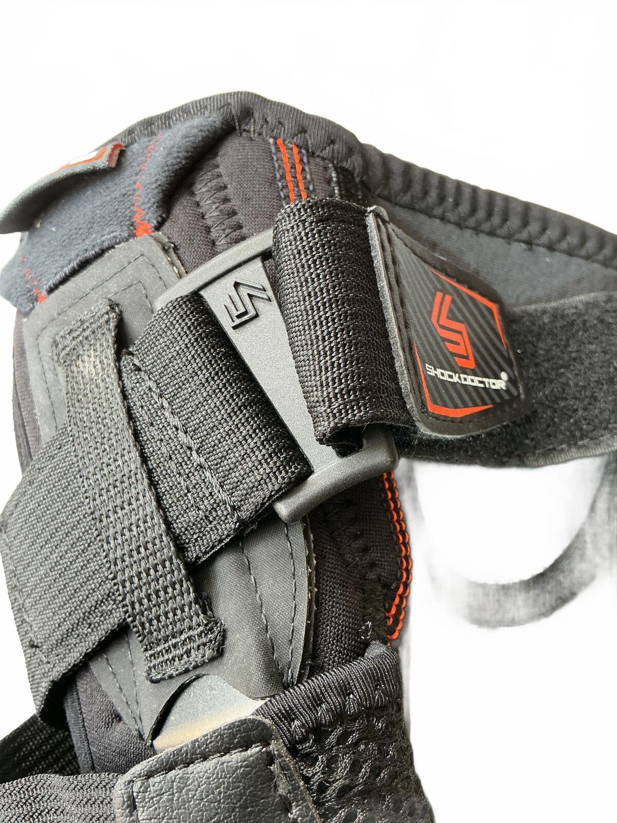 Shock Doctor Ultra Knee Brace Support with Hinges Size S for Joint Stability